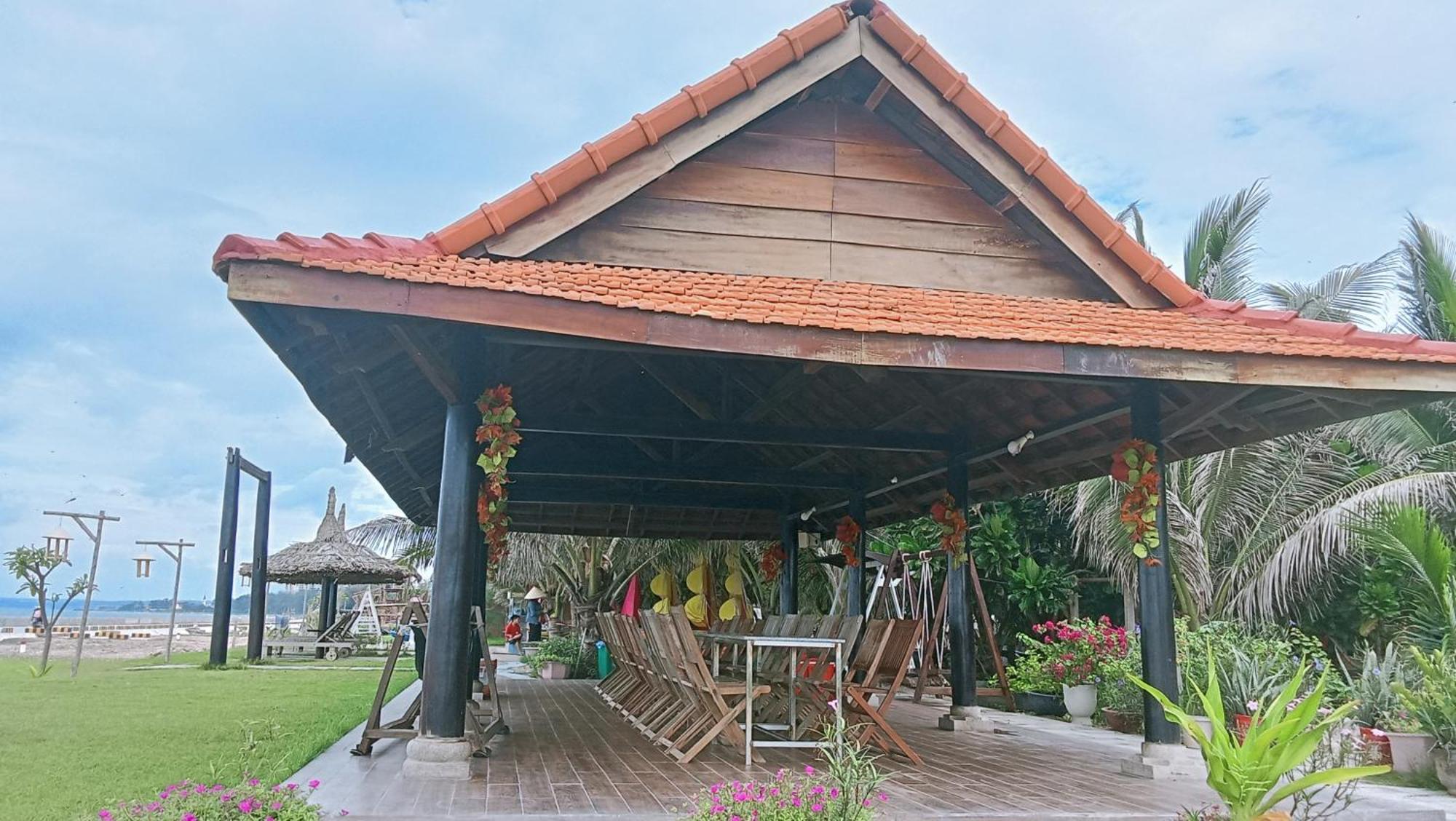 Bien Ngoc Homstay Resort