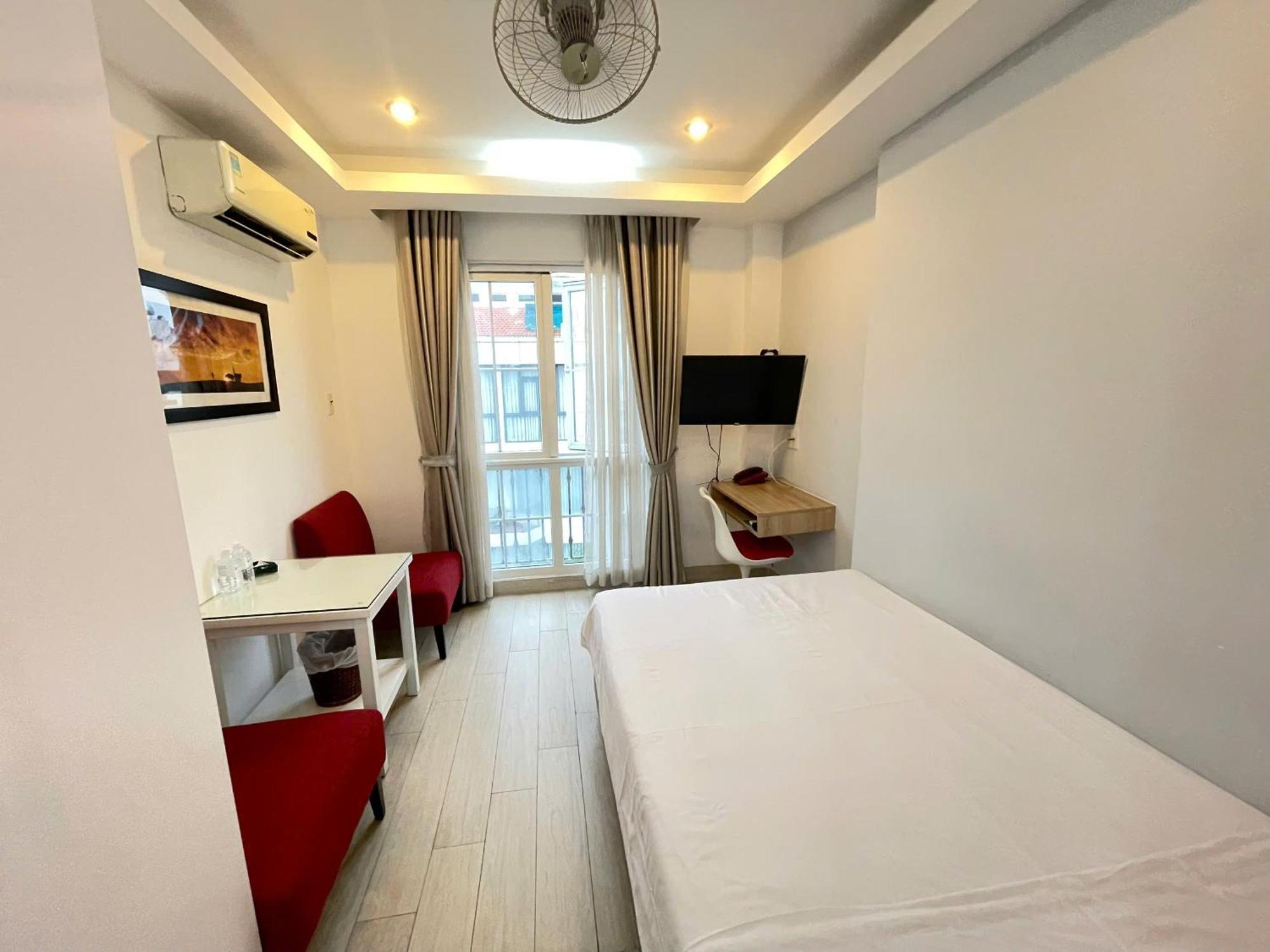 Nam Sài Gòn Khách sạn hẻo lánh