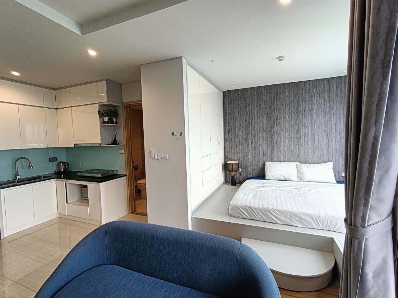 Thuy Apartment *