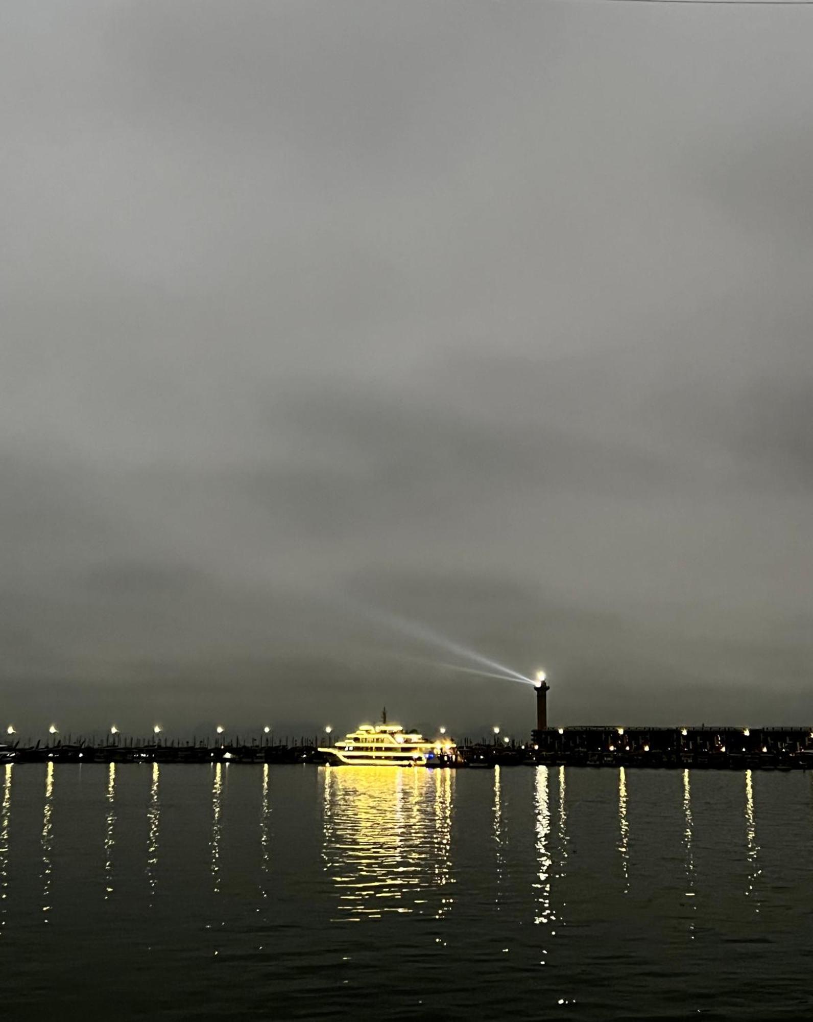 Tung Lam * Ha Long