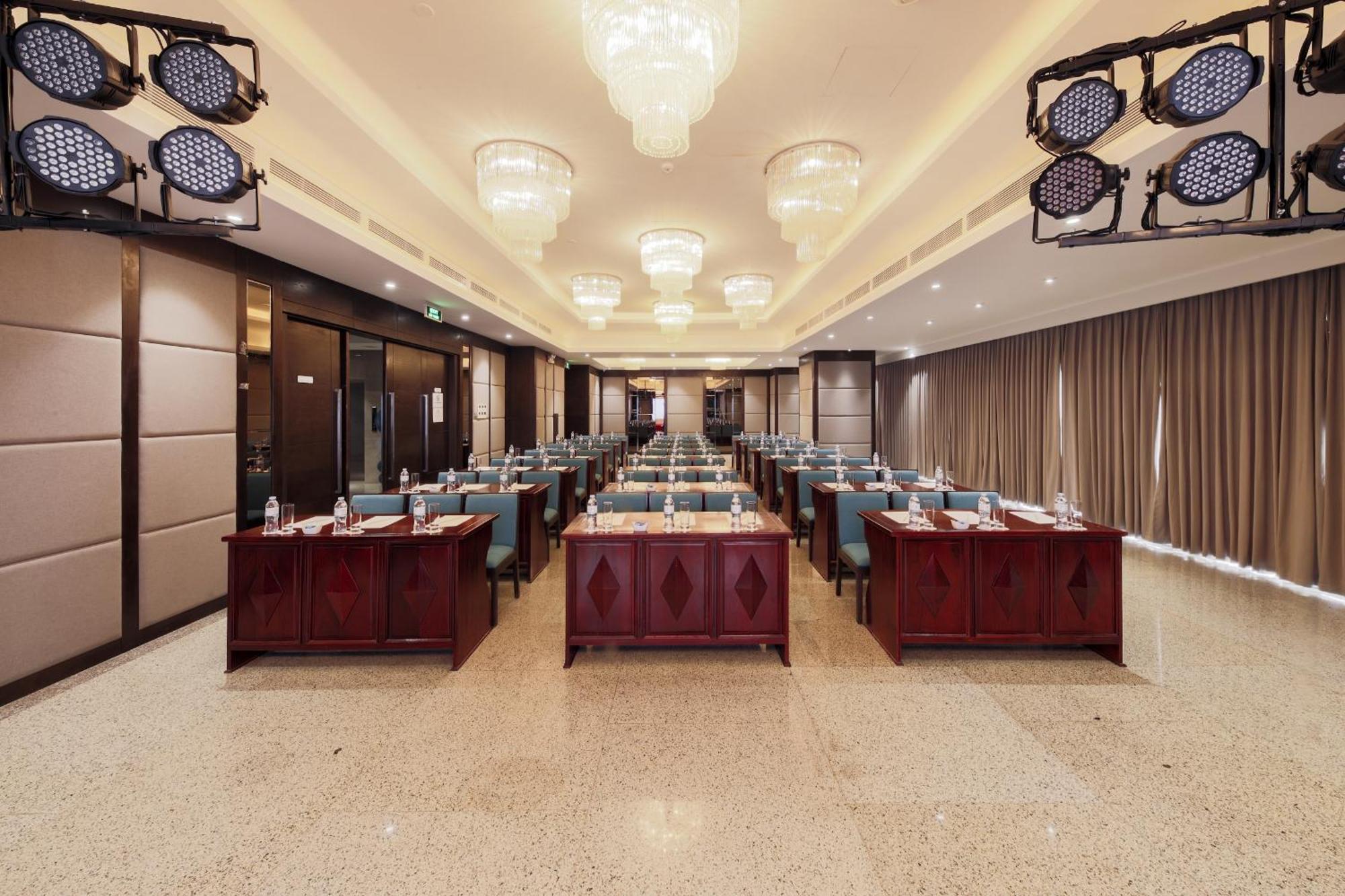 Green Beach Hotel Nha Trang 5*