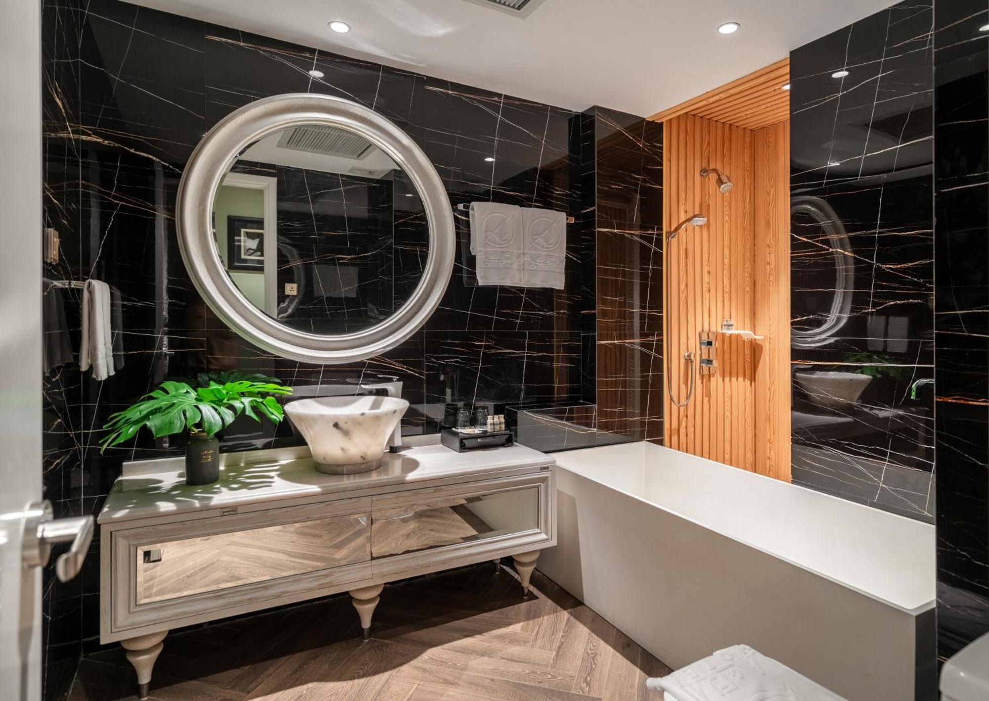 Khách sạn A&em Sài Gòn 4*