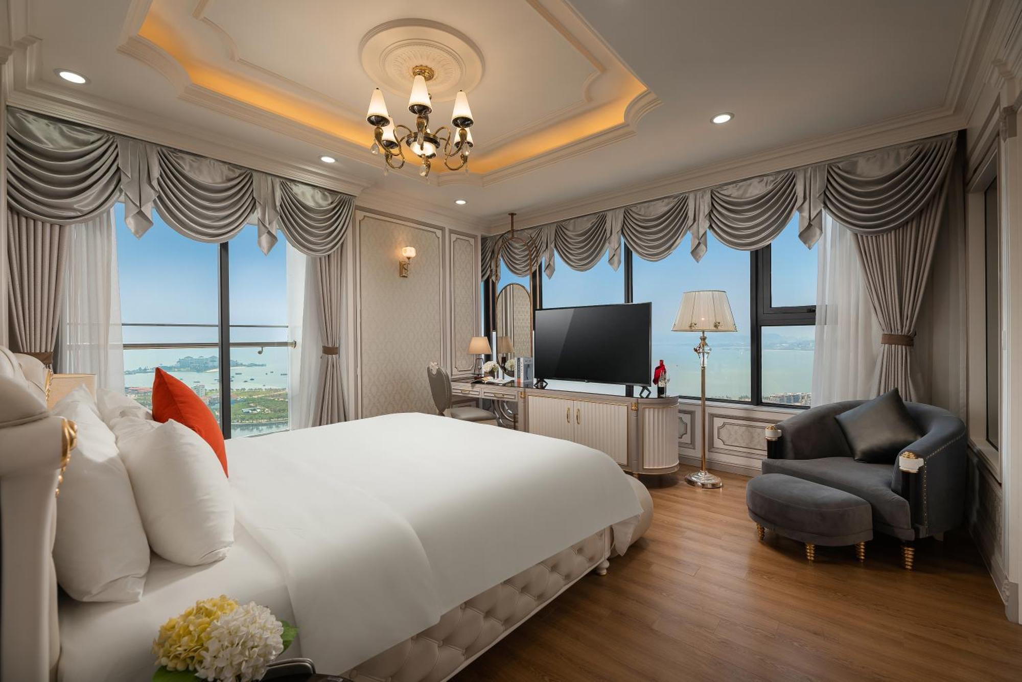 Hotel Delasea Ha Long