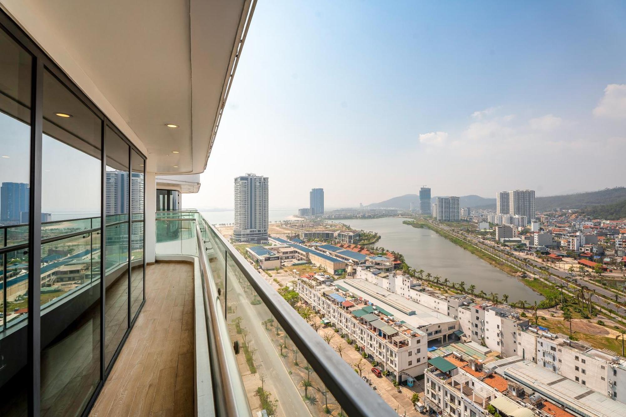Delasea 5* Ha Long