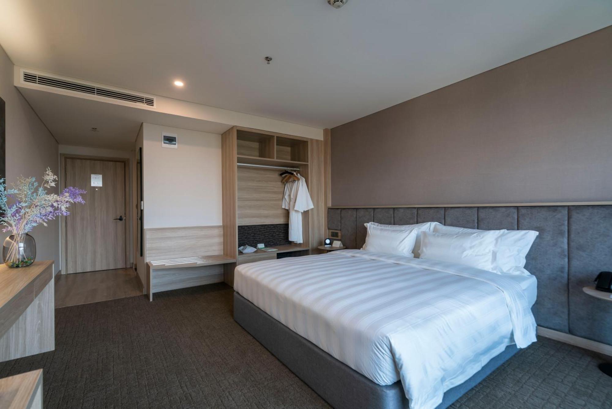Wyndham Garden Legend Halong 5*