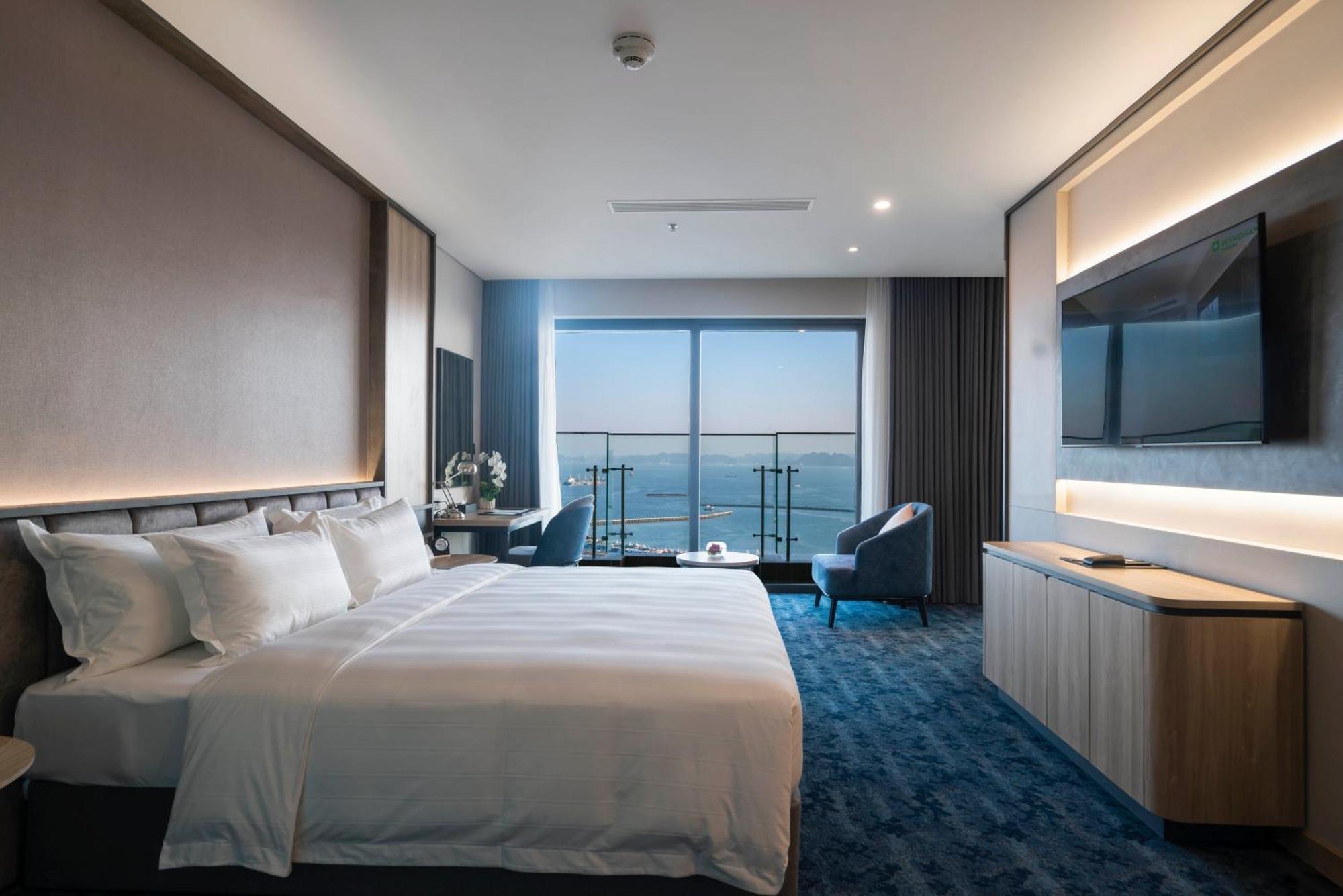 Wyndham Garden Legend Halong