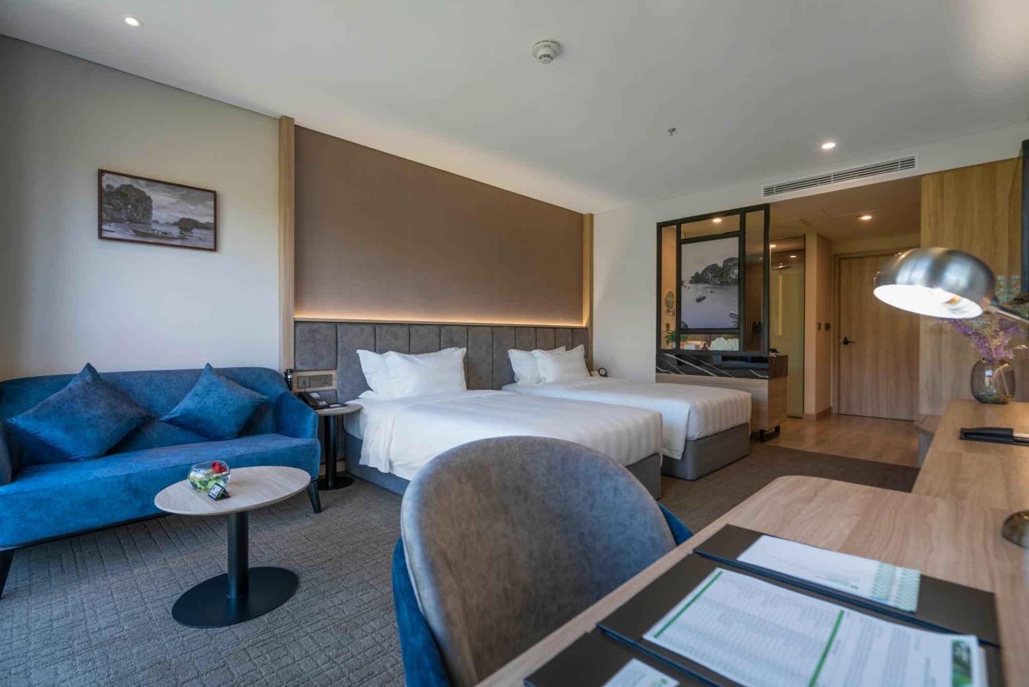 Hotel Wyndham Garden Legend Halong 5*