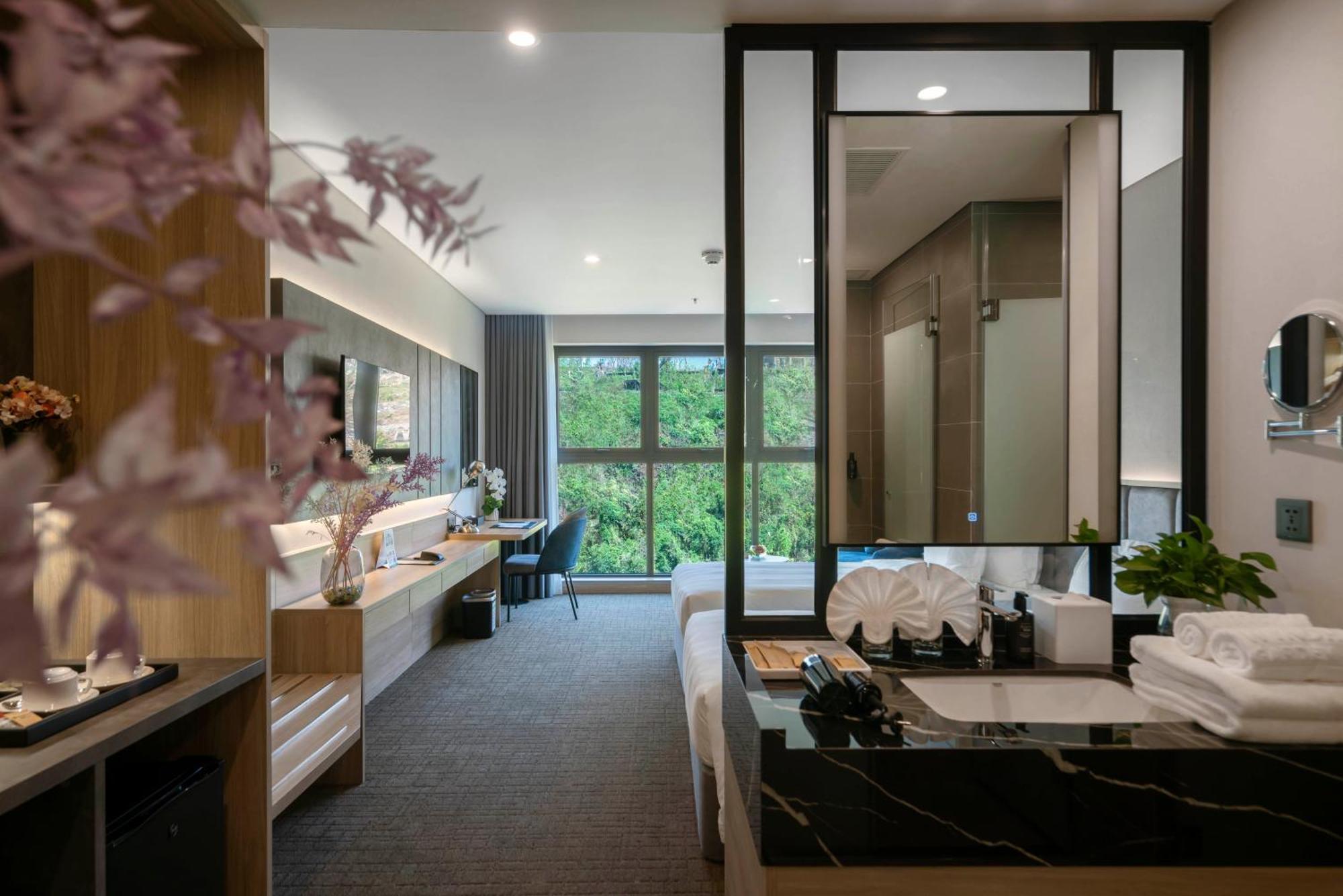 Wyndham Garden Legend Halong 5*
