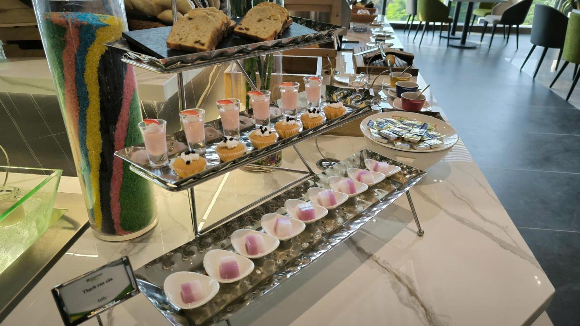 Wyndham Garden Legend Halong Hotel 5*