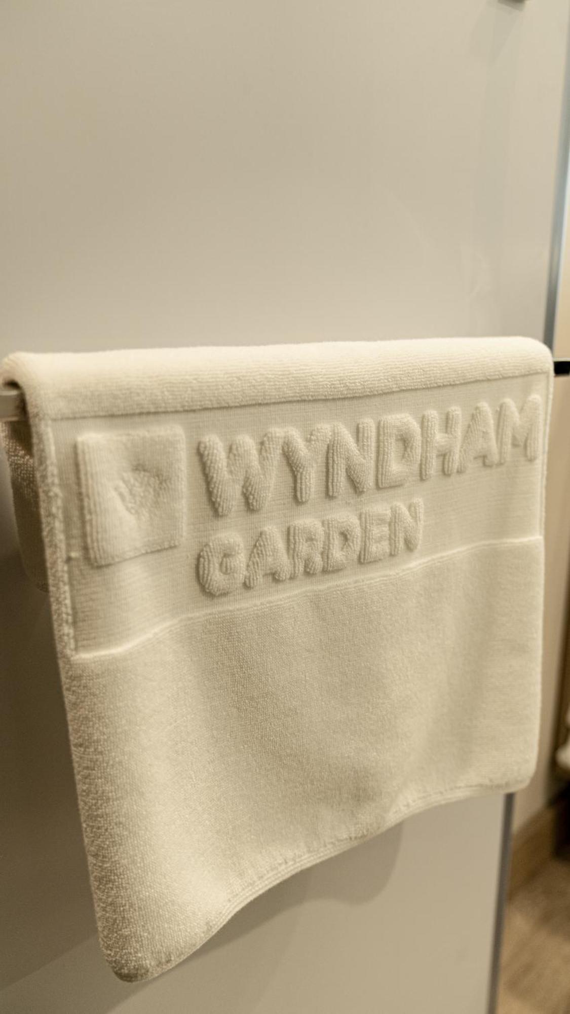 Hotel Wyndham Garden Legend Halong