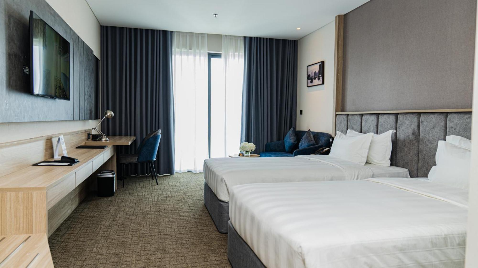 Hotel Wyndham Garden Legend Halong 5*