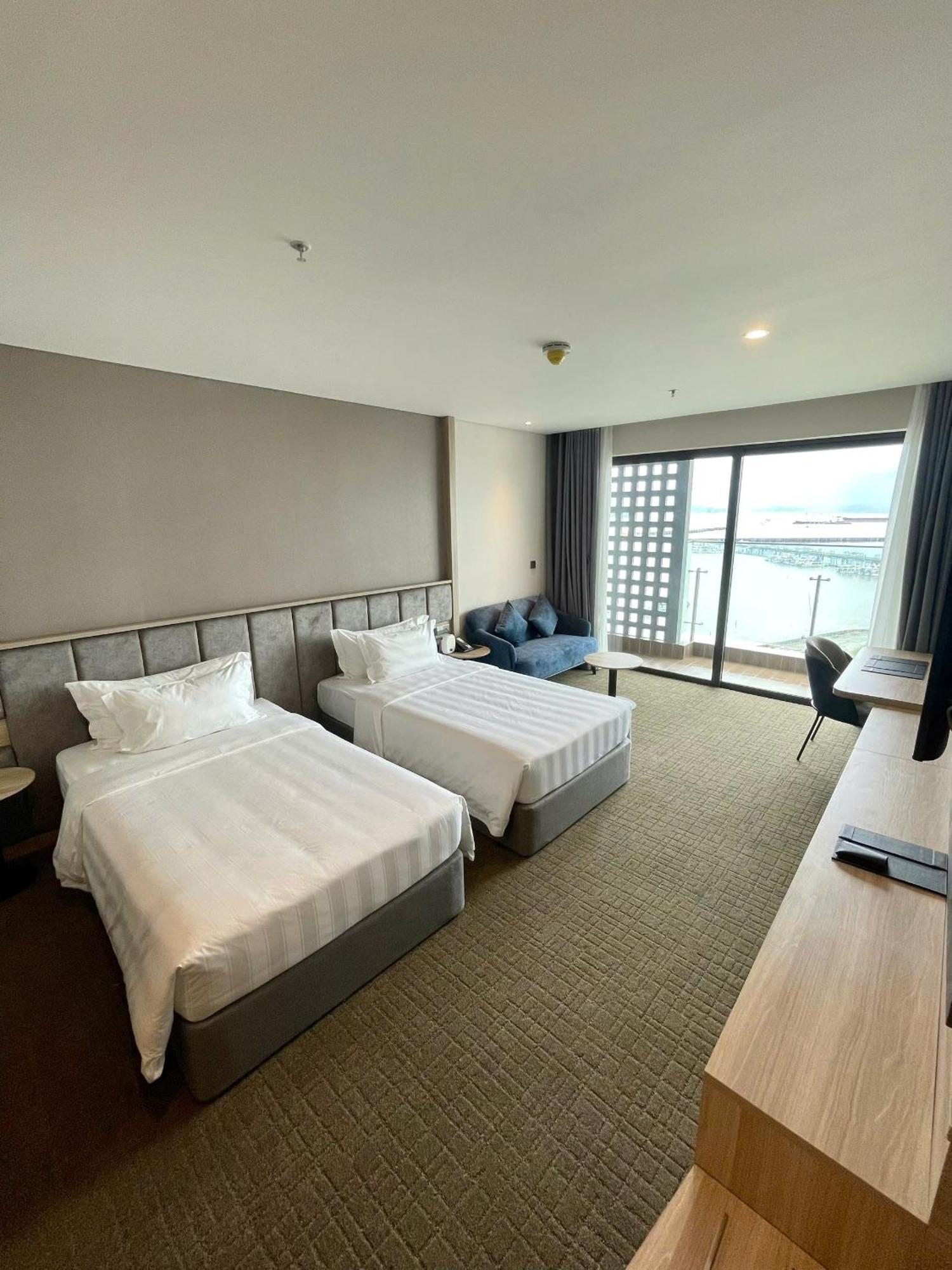 Wyndham Garden Legend Halong 5*