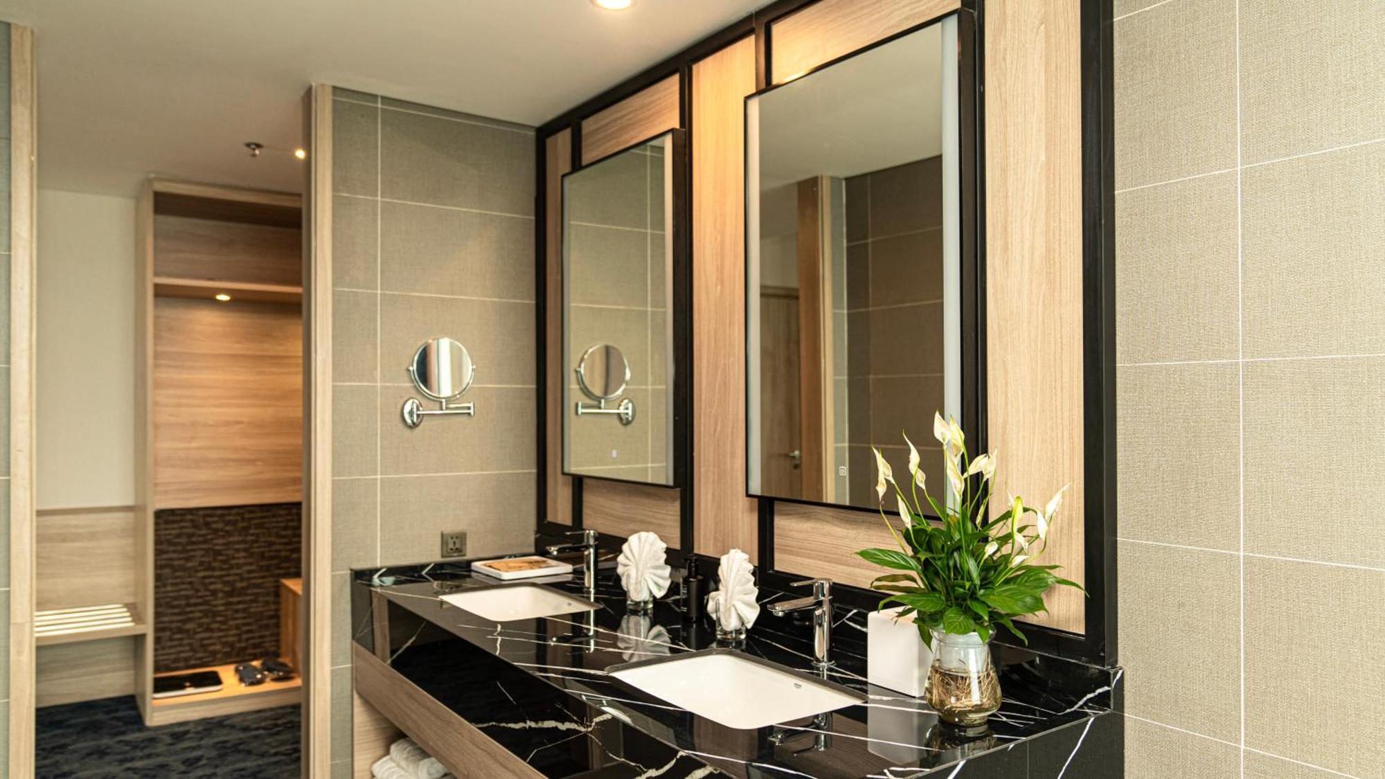 Wyndham Garden Legend Halong 5* Ha Long