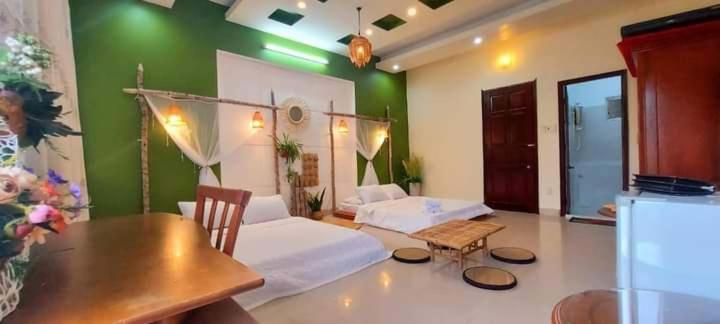 Pink Host * Vung Tau