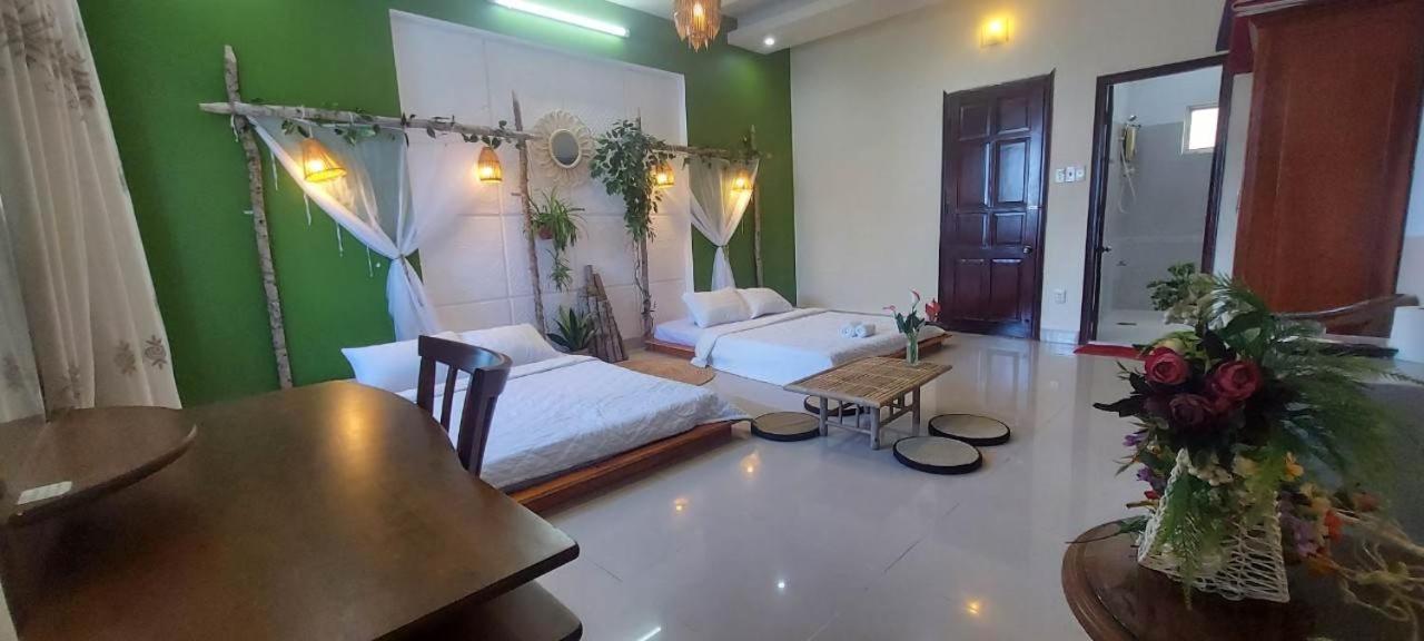 Pink Host * Vung Tau