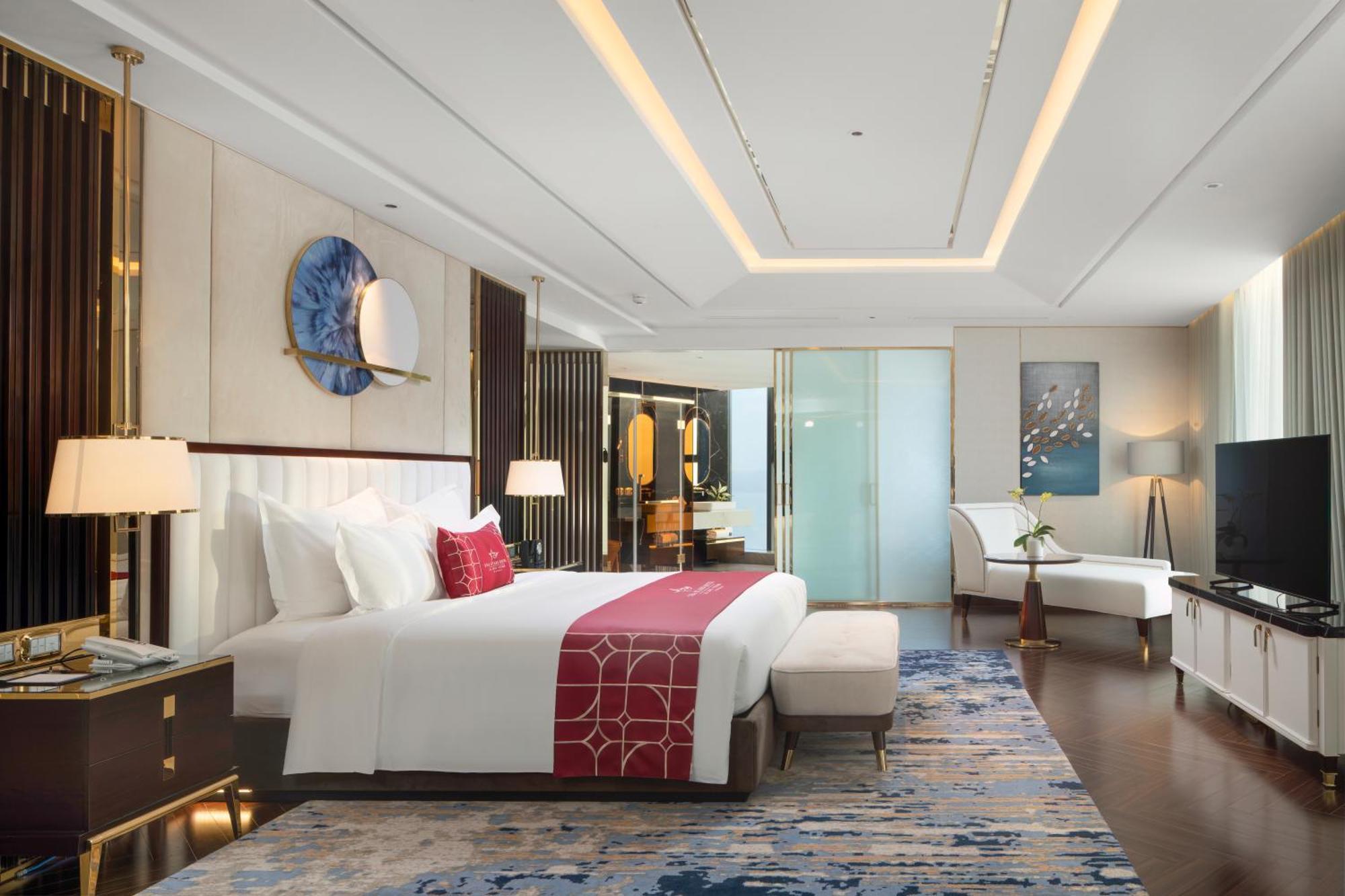Radisson Blu Ha Long Bay 5*