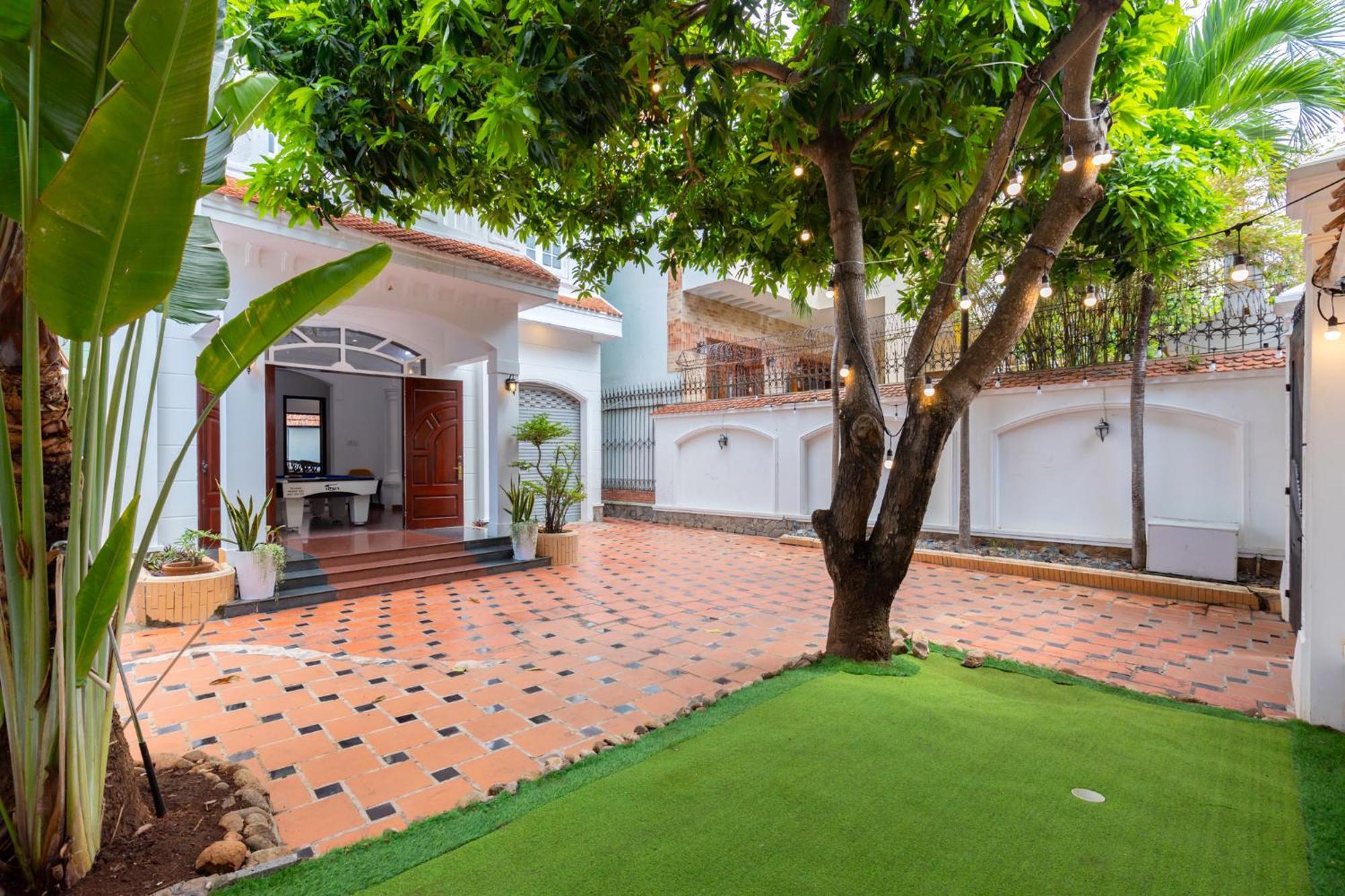 Hoang Duc Ho Boi Bai Sau Villa
