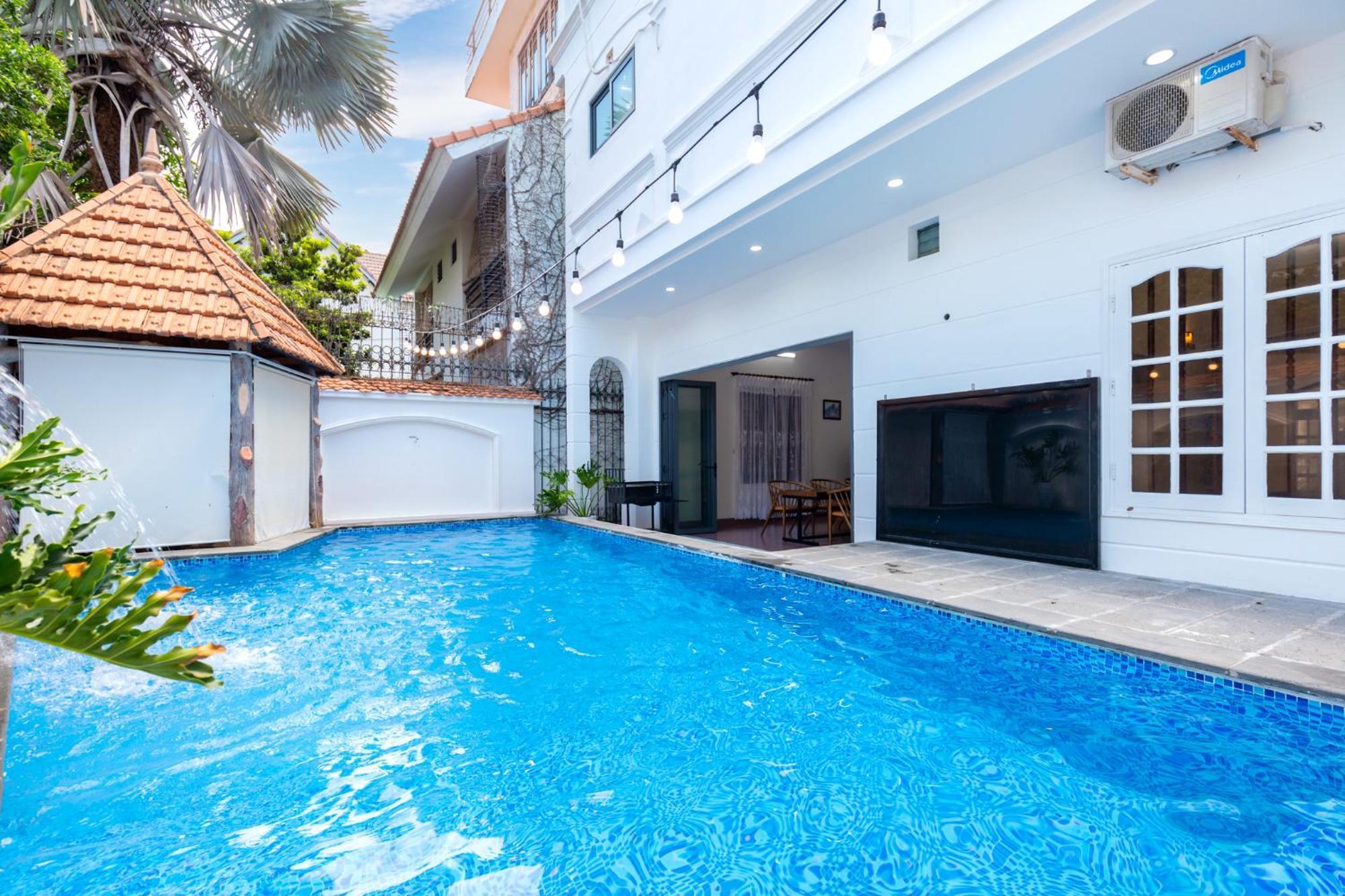 Villa Hoang Duc Ho Boi Bai Sau