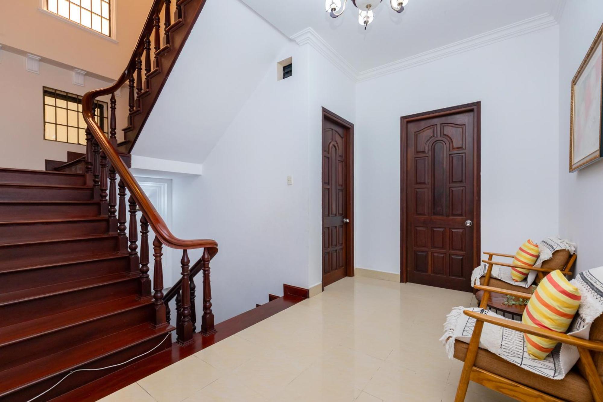 Villa Hoang Duc Ho Boi Bai Sau *
