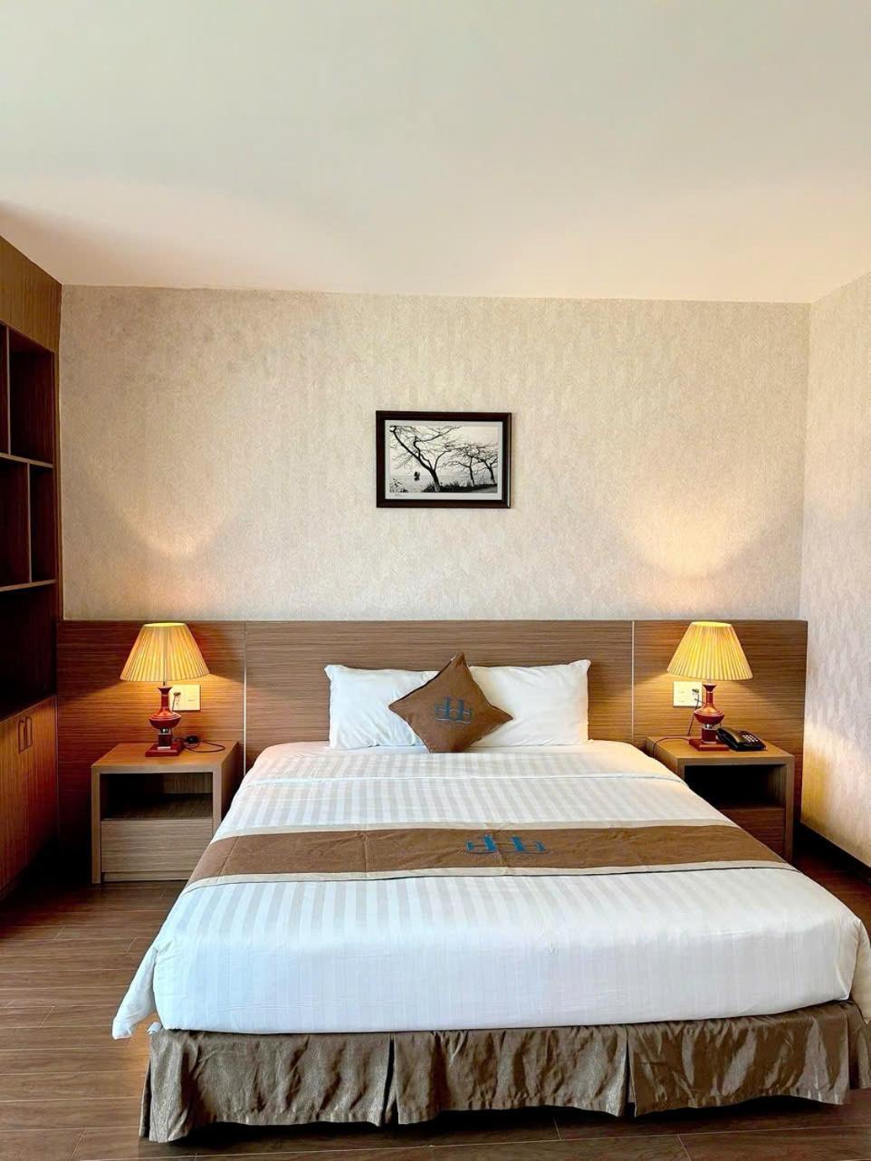 Khách sạn Halong Harbour 4*