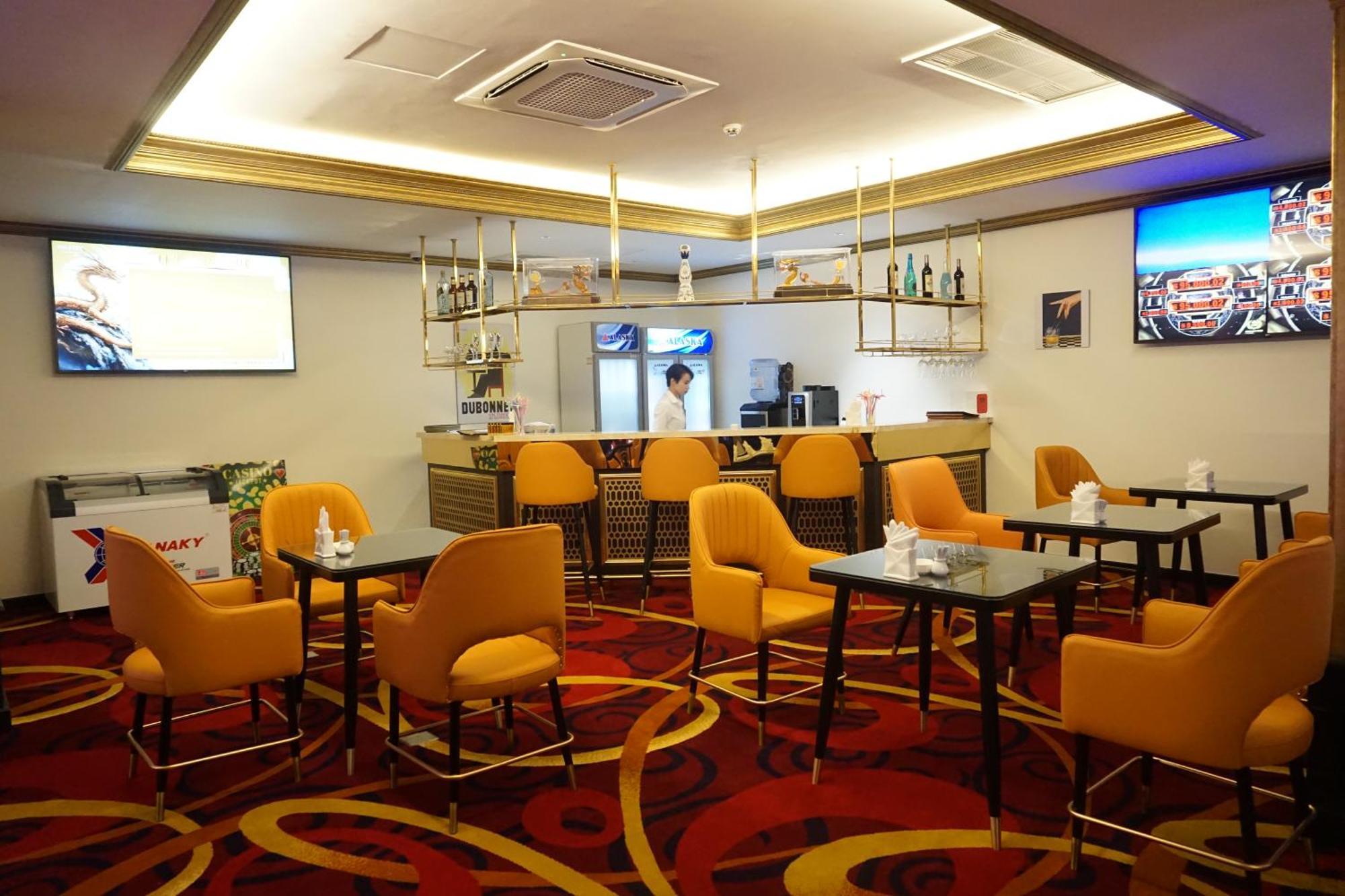 Quốc Tế Bảo Sơn Khách sạn 4*