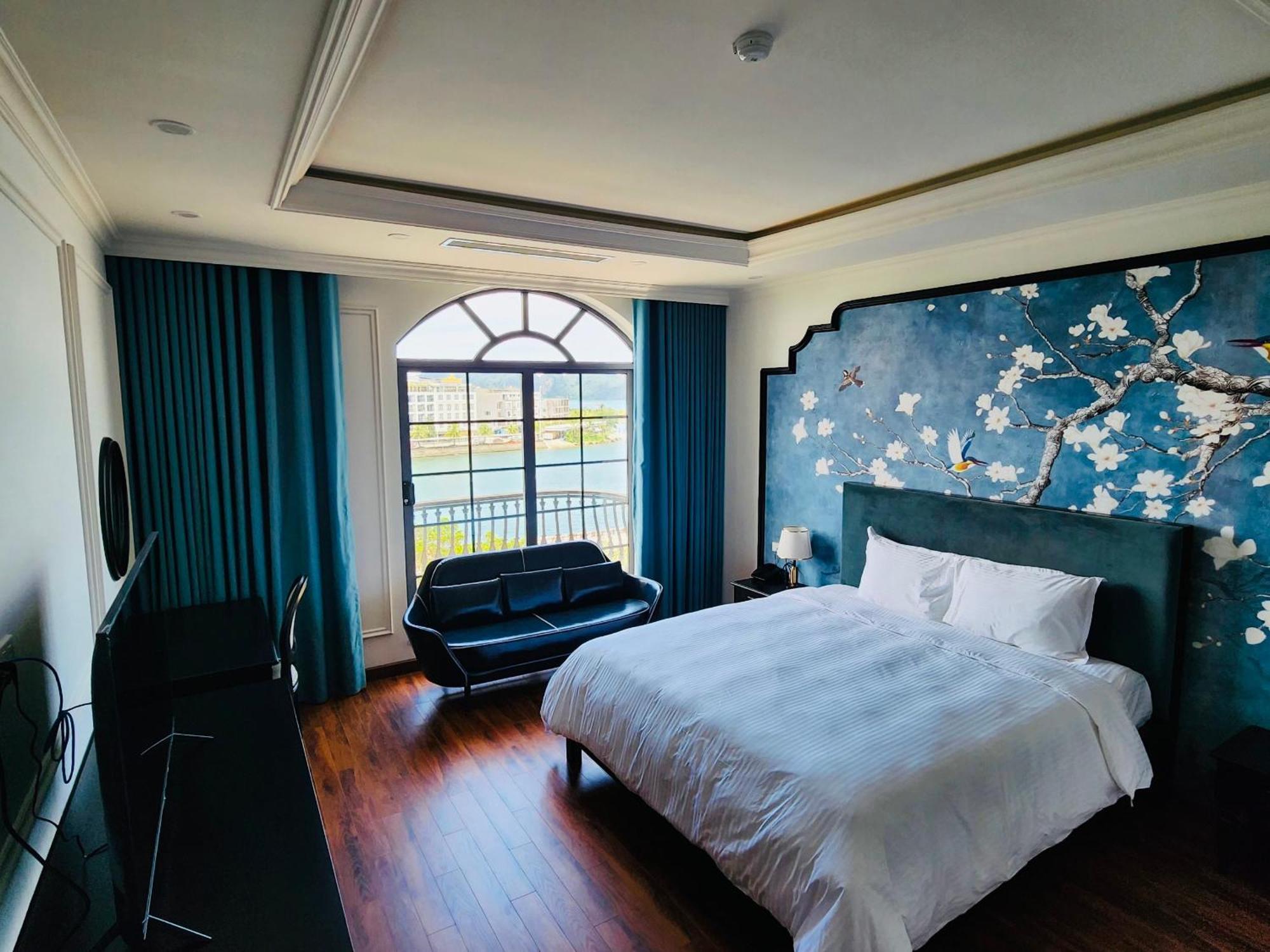 Union Inn+
