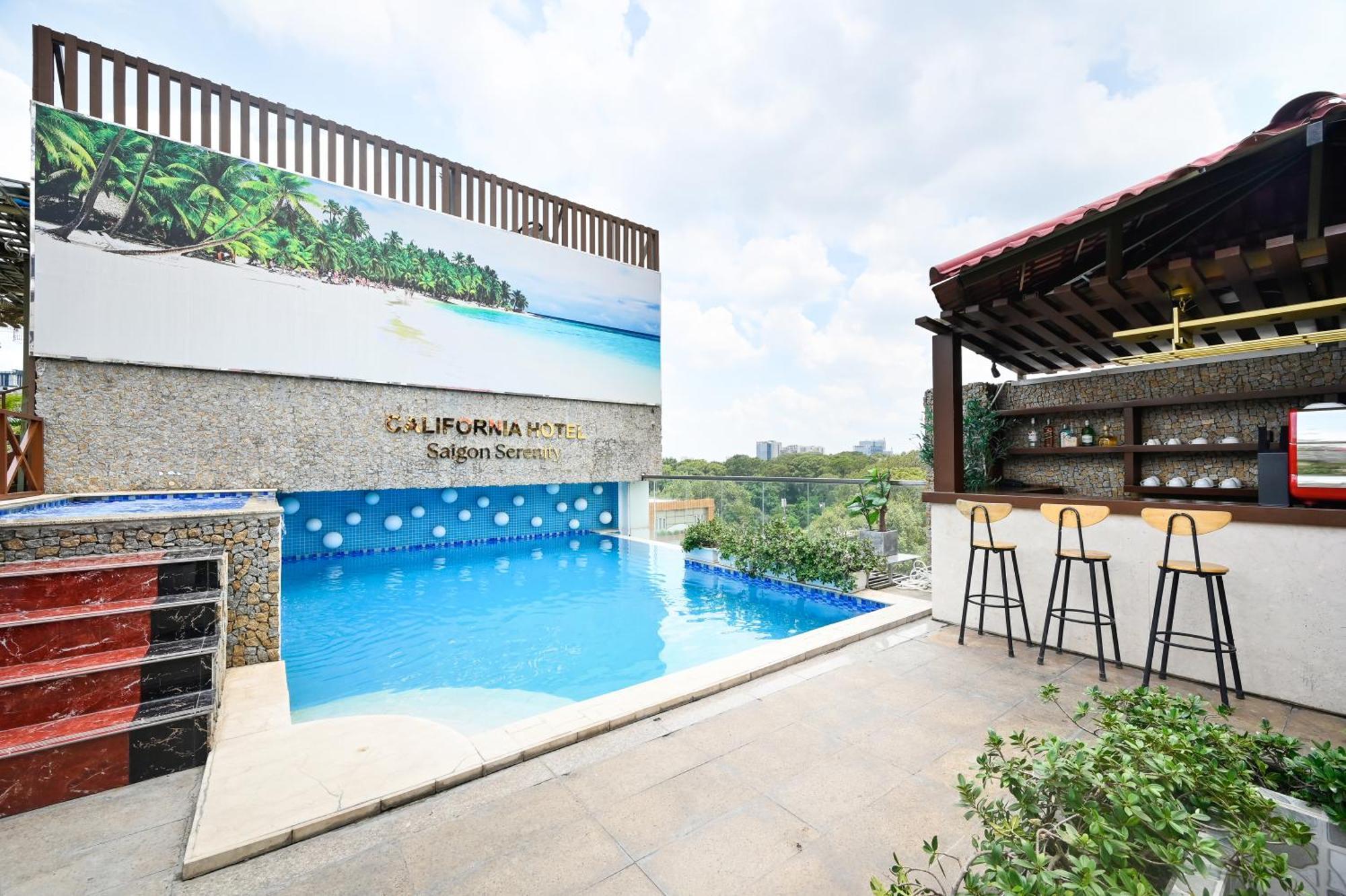 Khách sạn California Saigon & Rooftop Pool