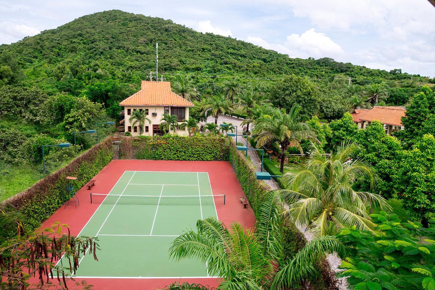Resort Romana & 4*