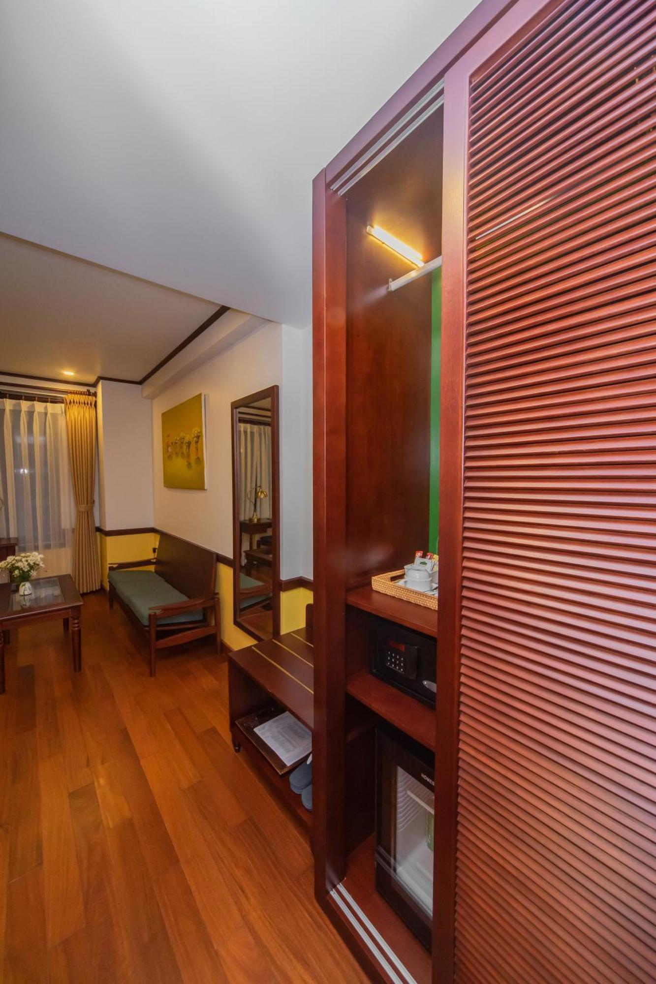 Hotel Flower Garden Hanoi