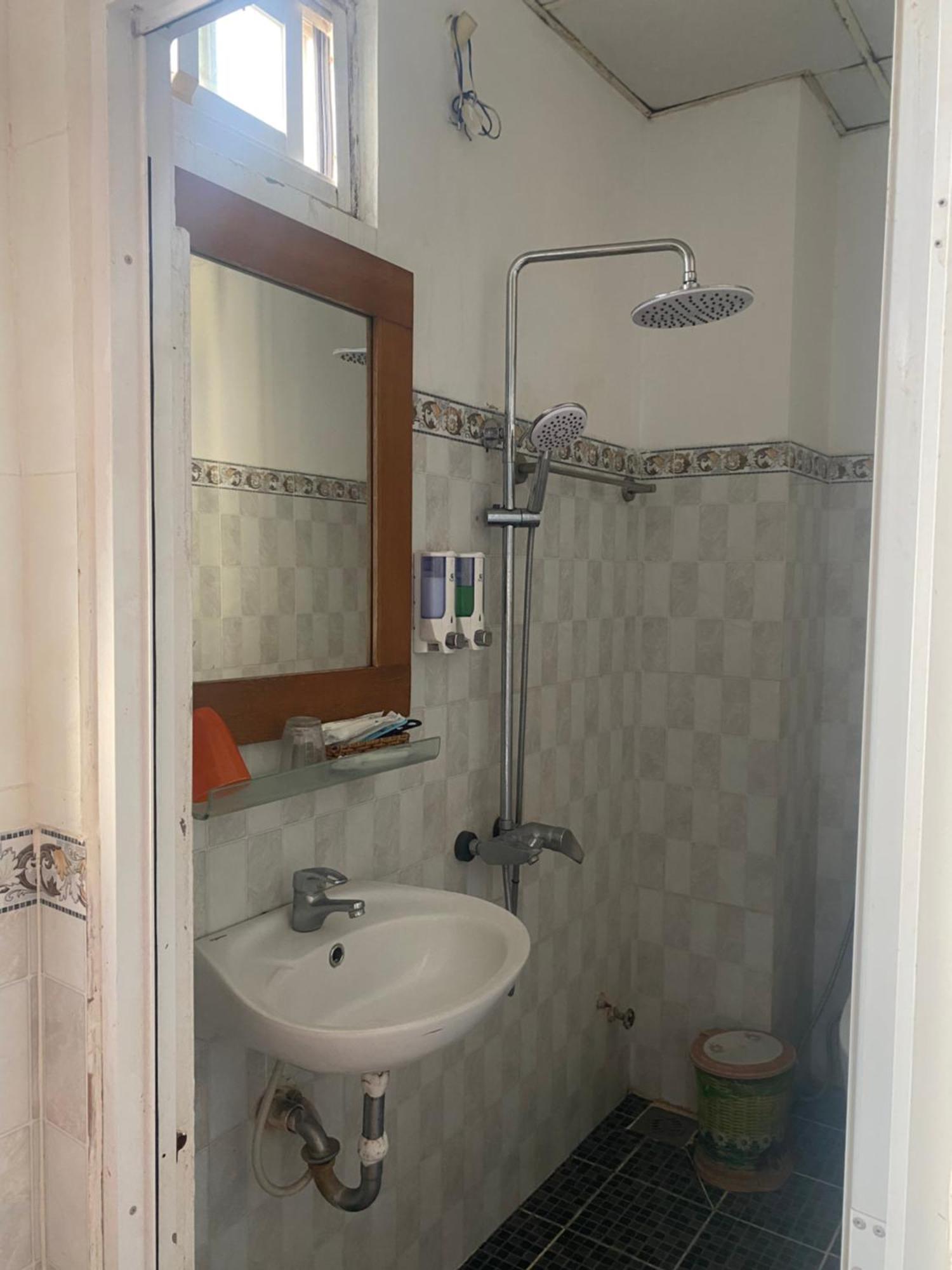Hoang Linh Khách sạn 2*