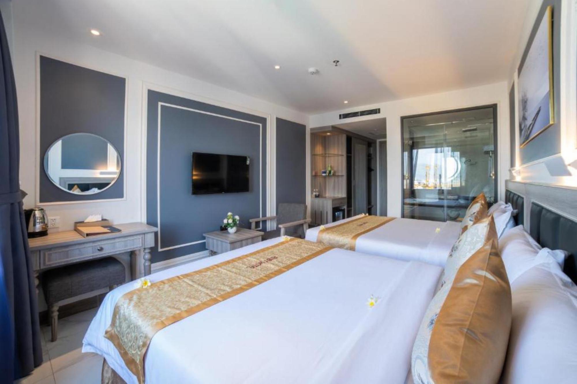 Ruby Hotel