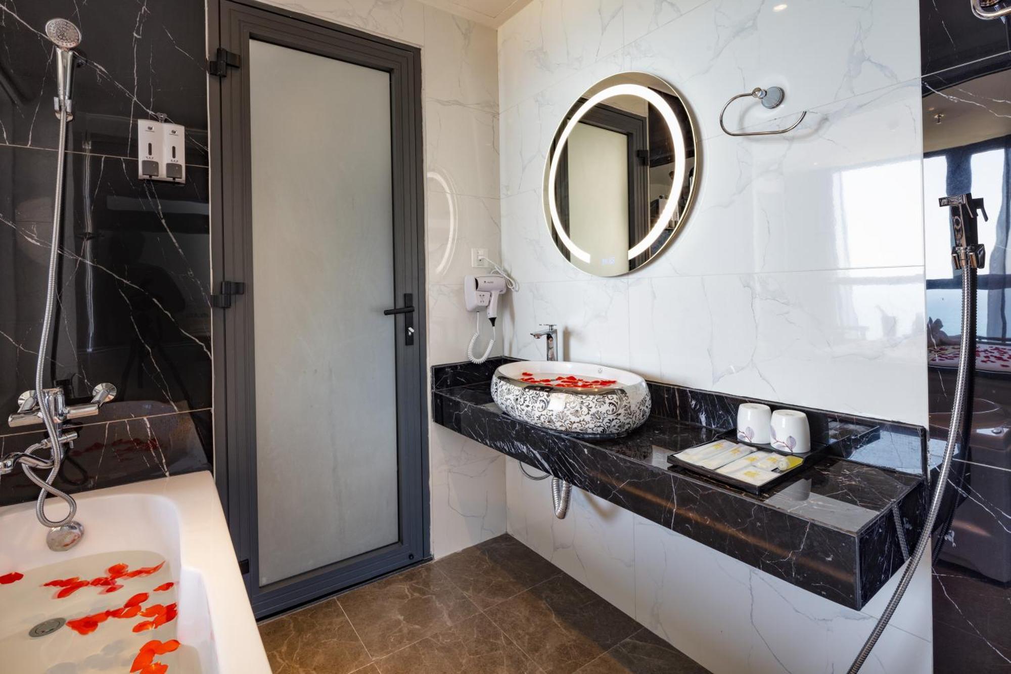 Ruby Hotel 4*