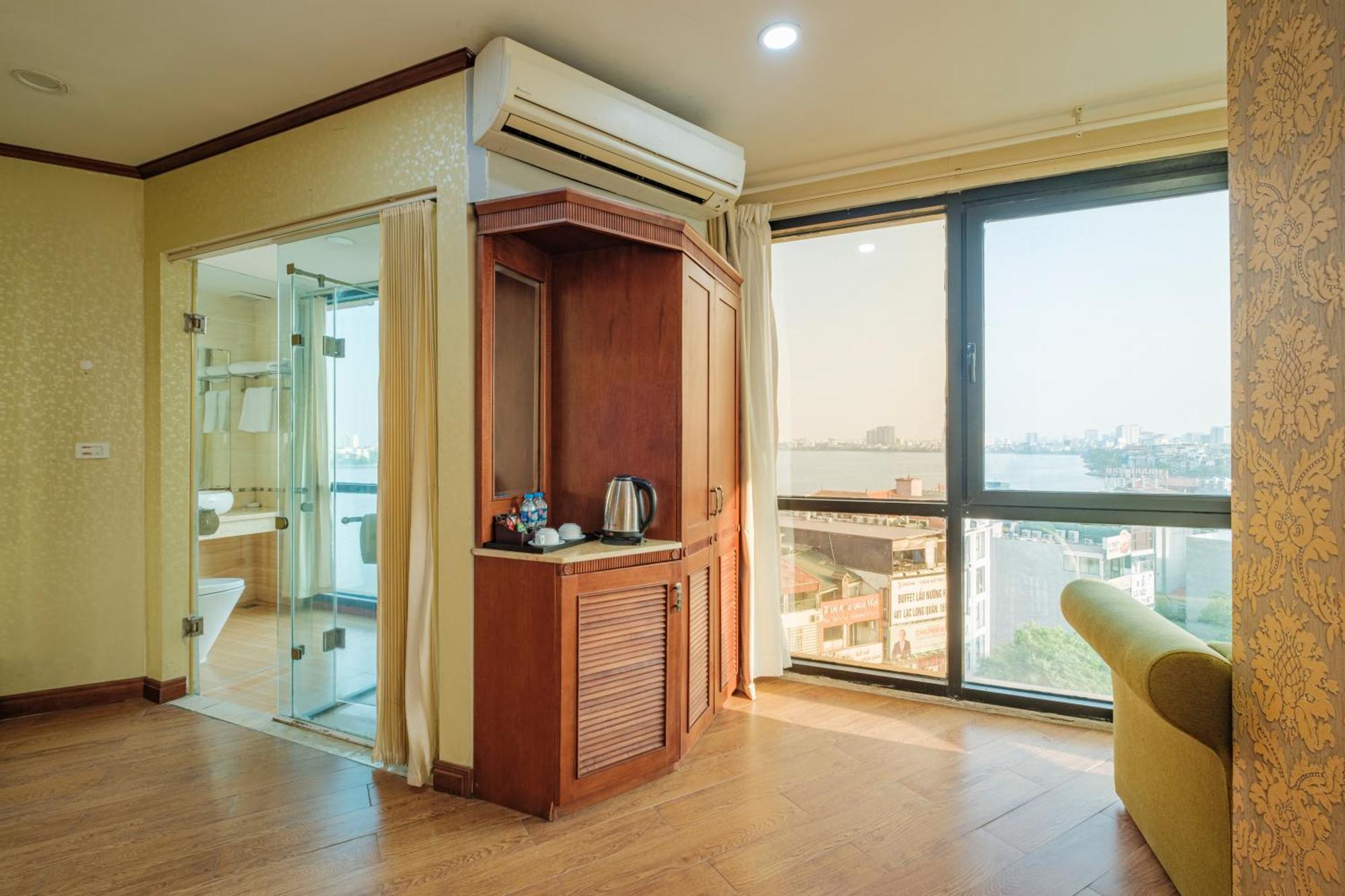 Sunset Westlake Hotel Hanoi