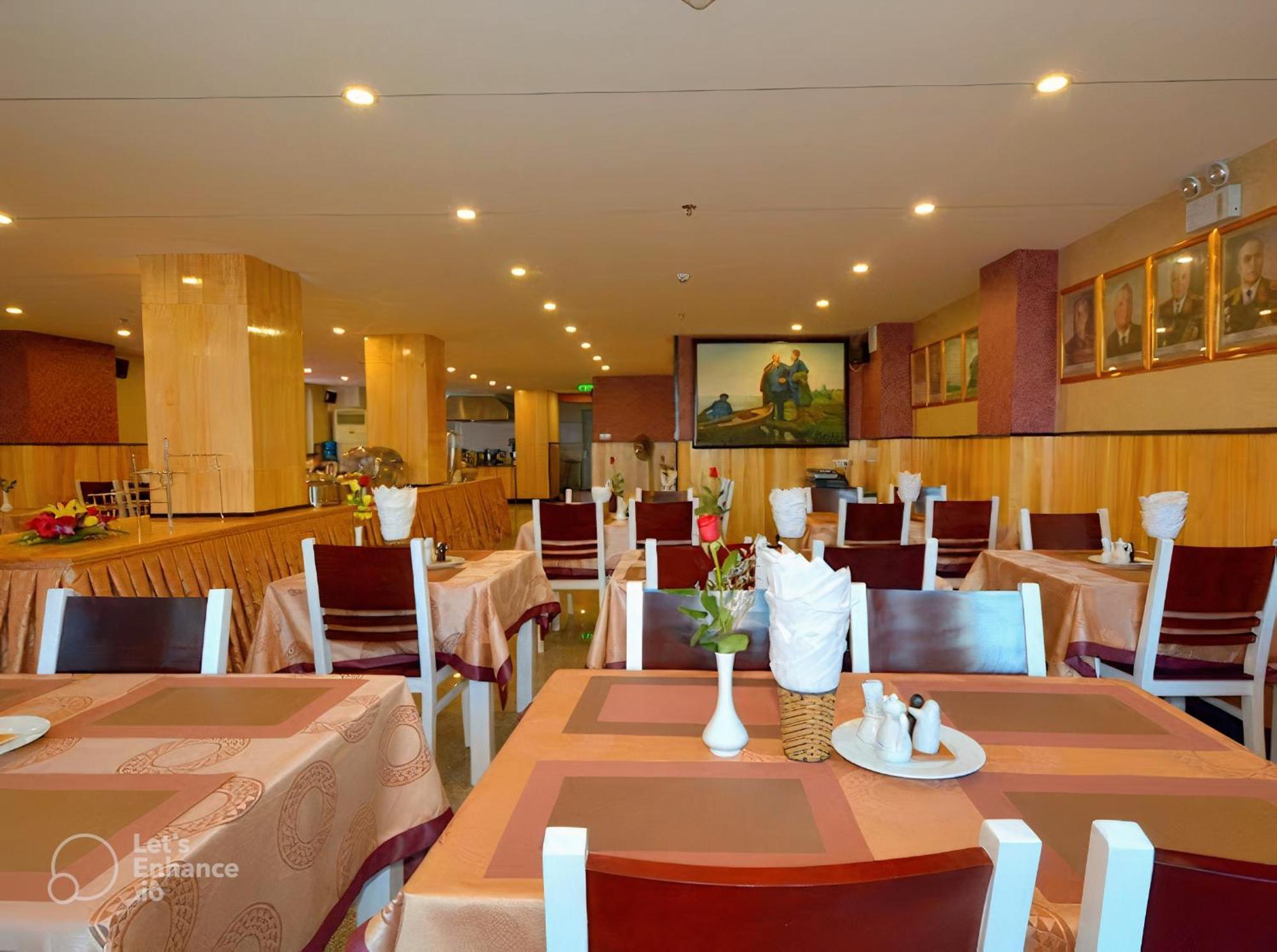 Hotel Golden Rain 2