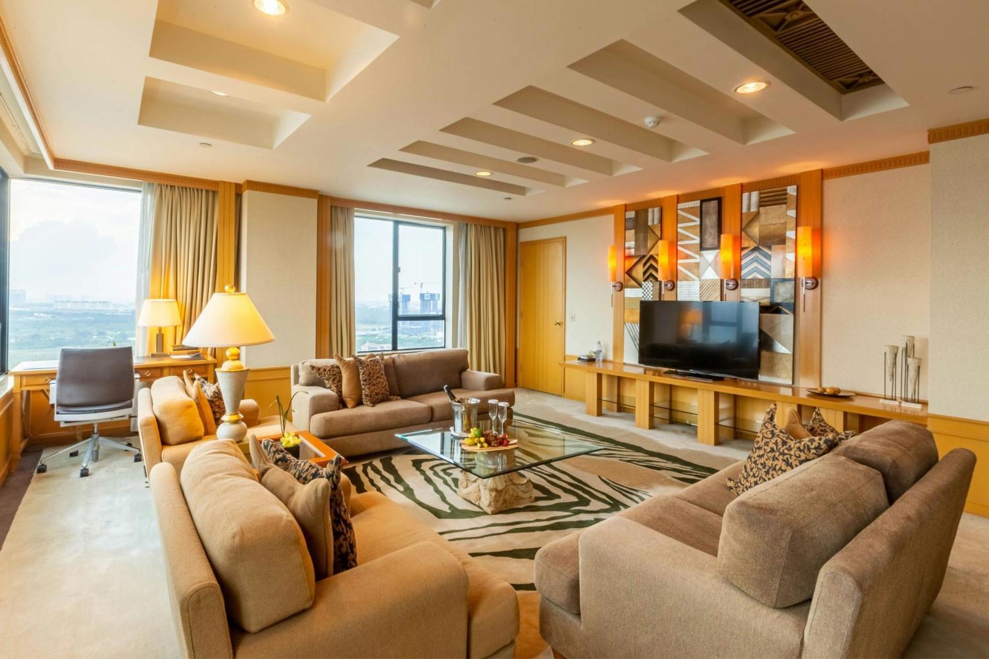 Renaissance Riverside Saigon Hotel
