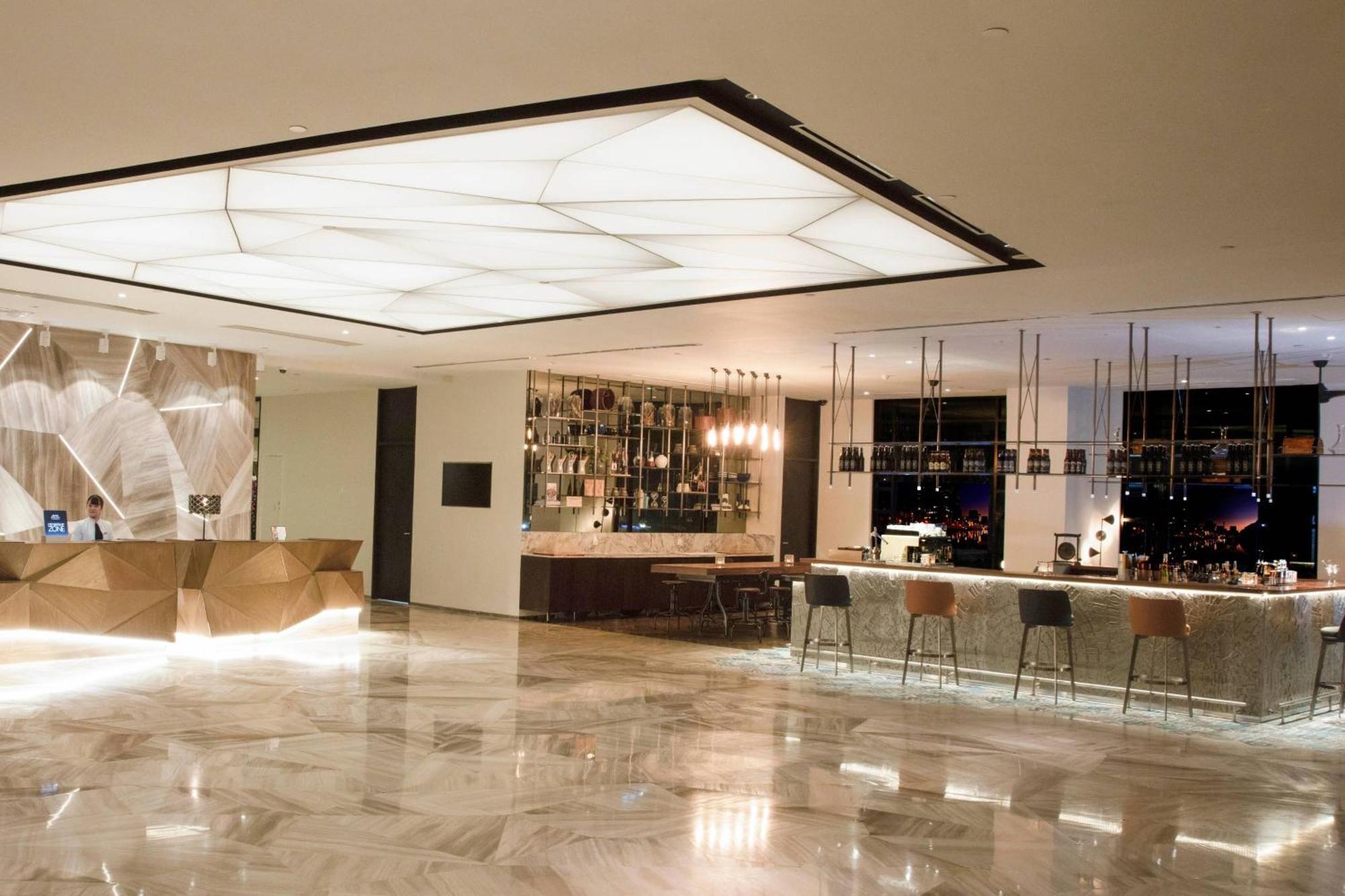 Hotel Renaissance Riverside Saigon