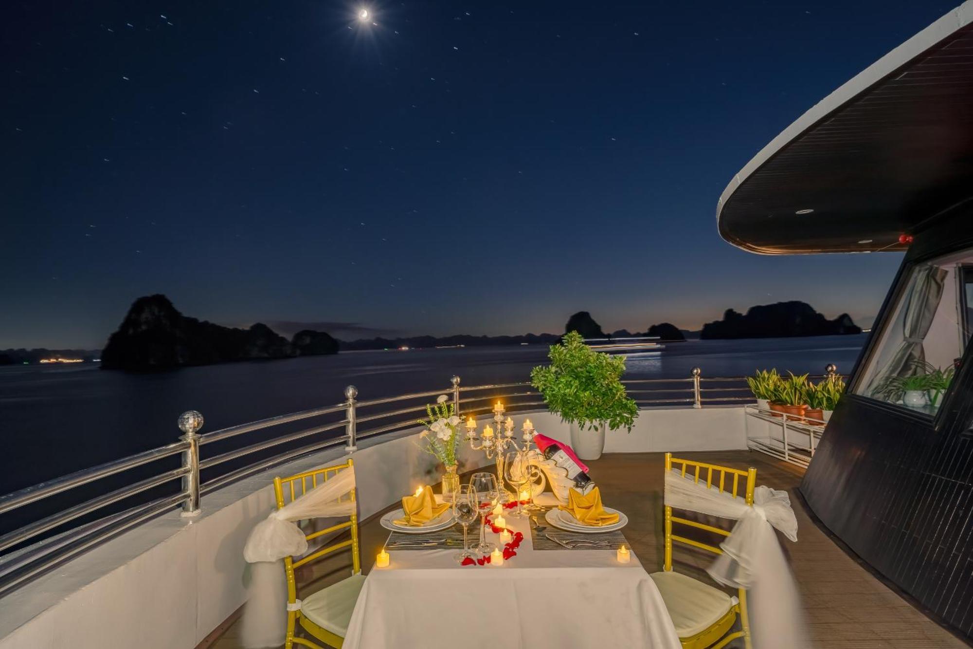  Athena Royal Cruise - Luxury In Halong Bay