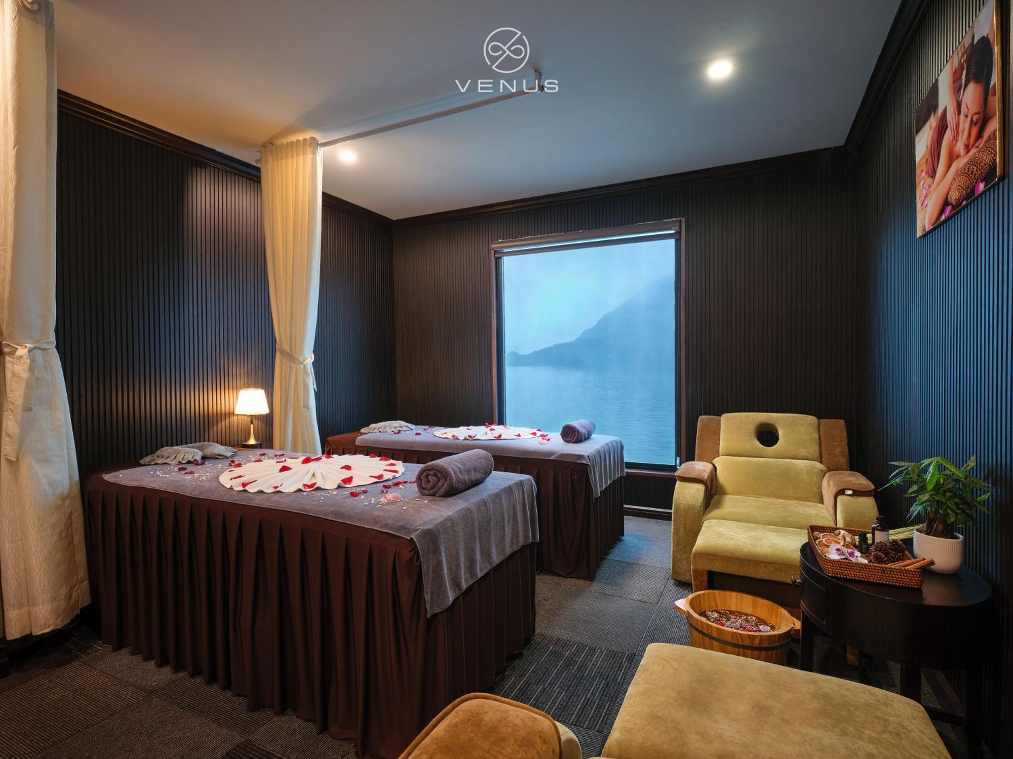Era Halong Cruise