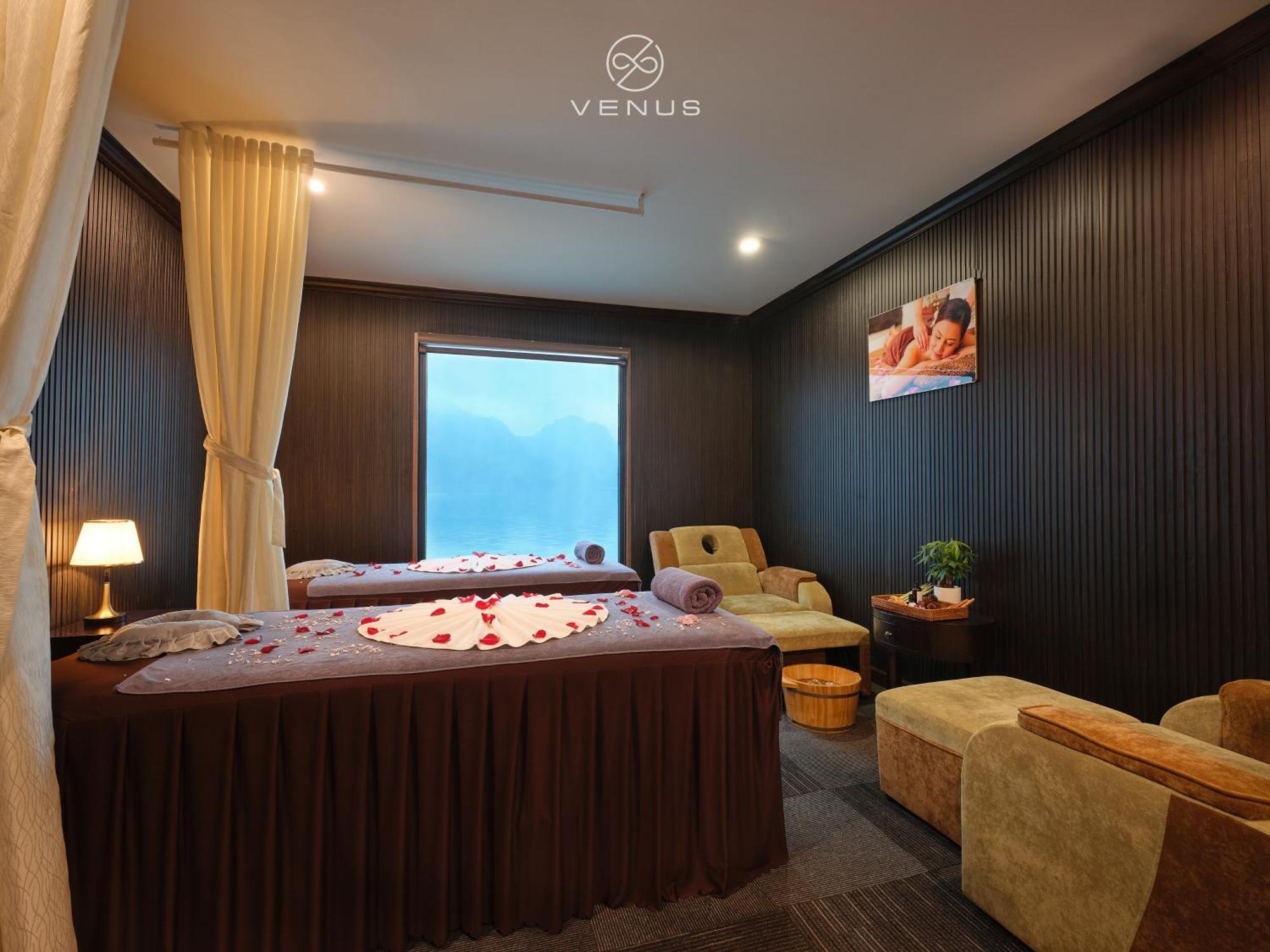 Era Halong Cruise  Ha Long