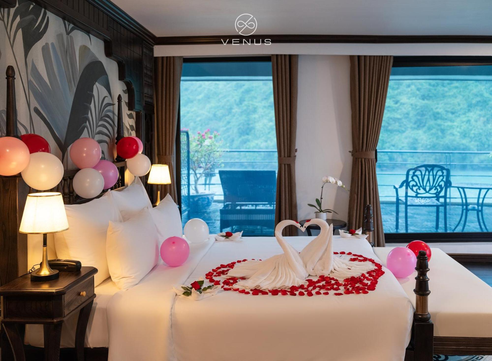 Era Halong Cruise  5*