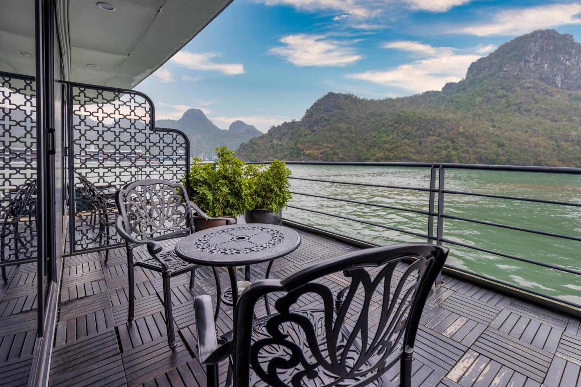 Era Halong Cruise  Ha Long