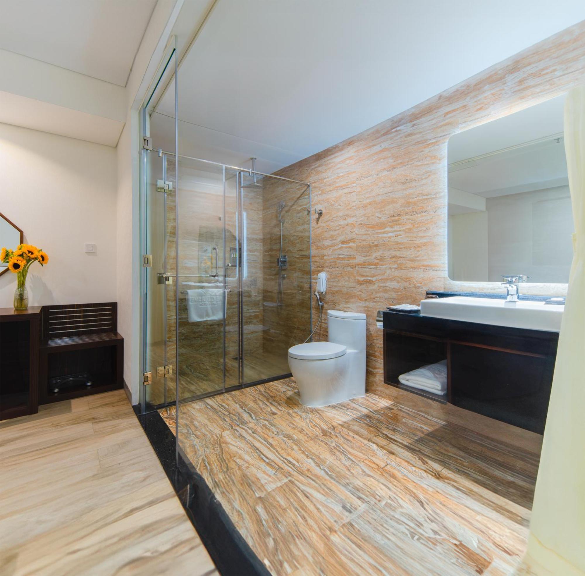 Và Emerald Bay Khách sạn