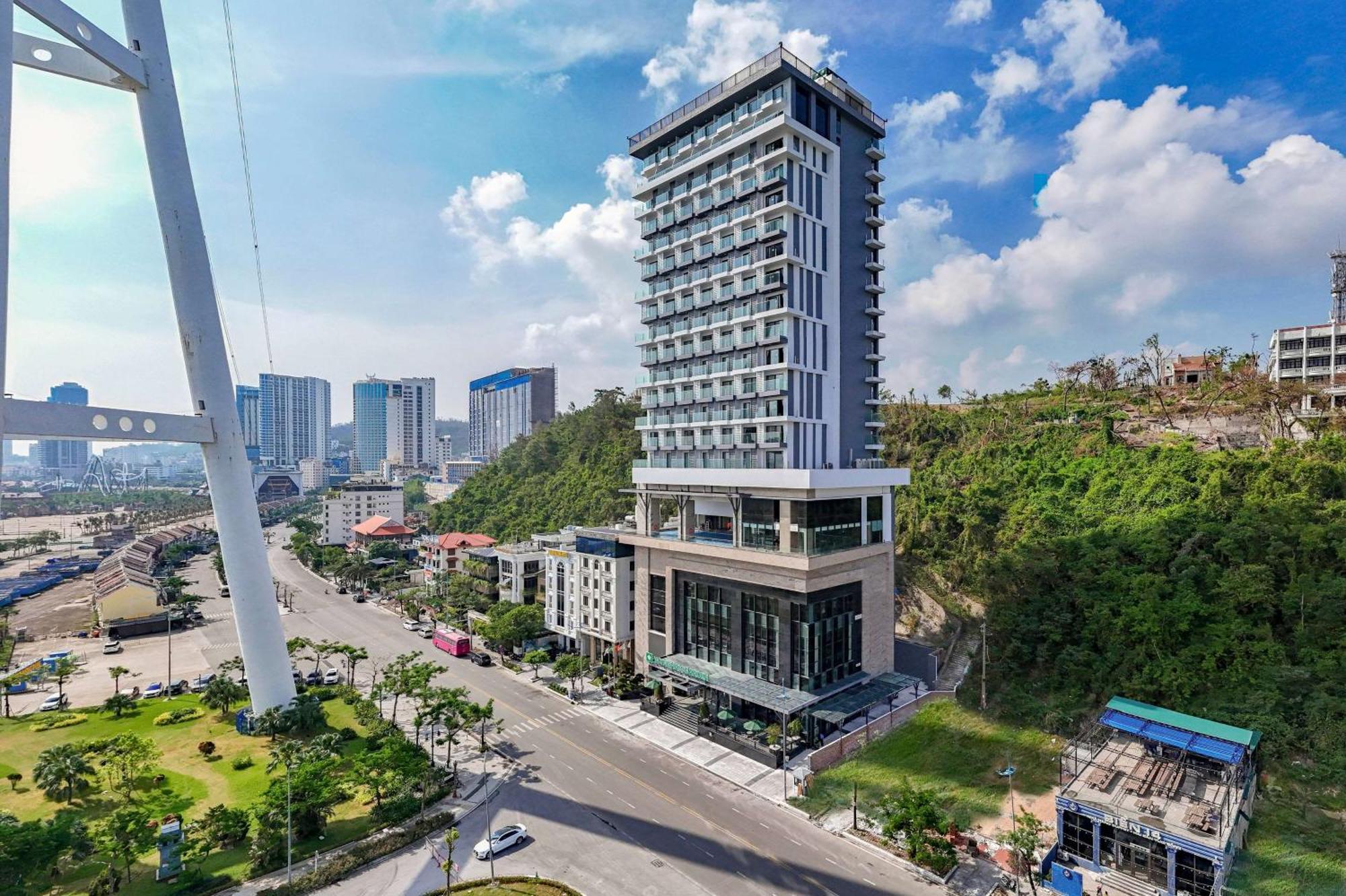 Wyndham Garden Legend Halong