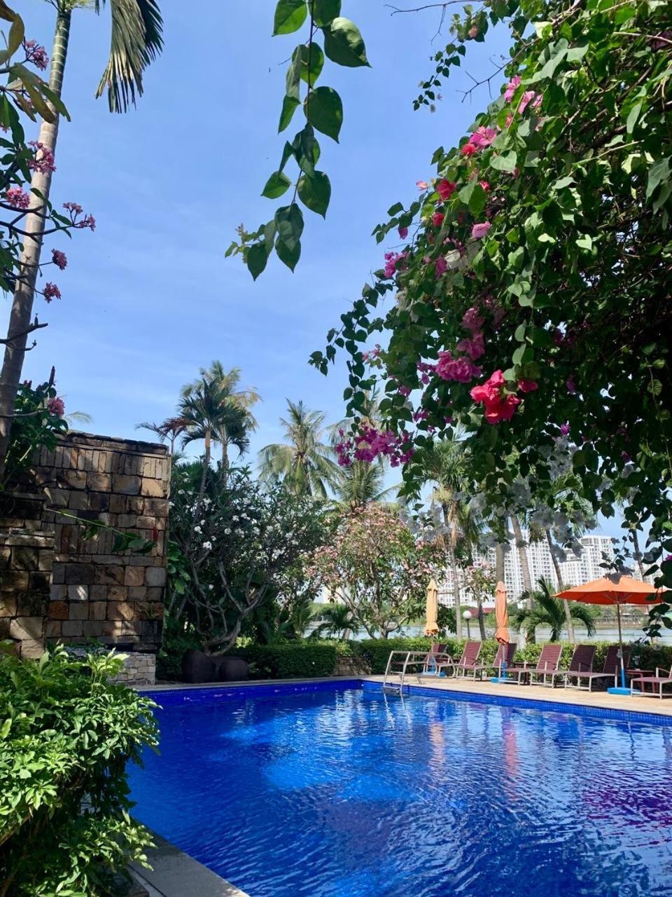 Khách sạn hẻo lánh Sài Gòn Domaine Luxury Residences TP. Hồ Chí Minh
