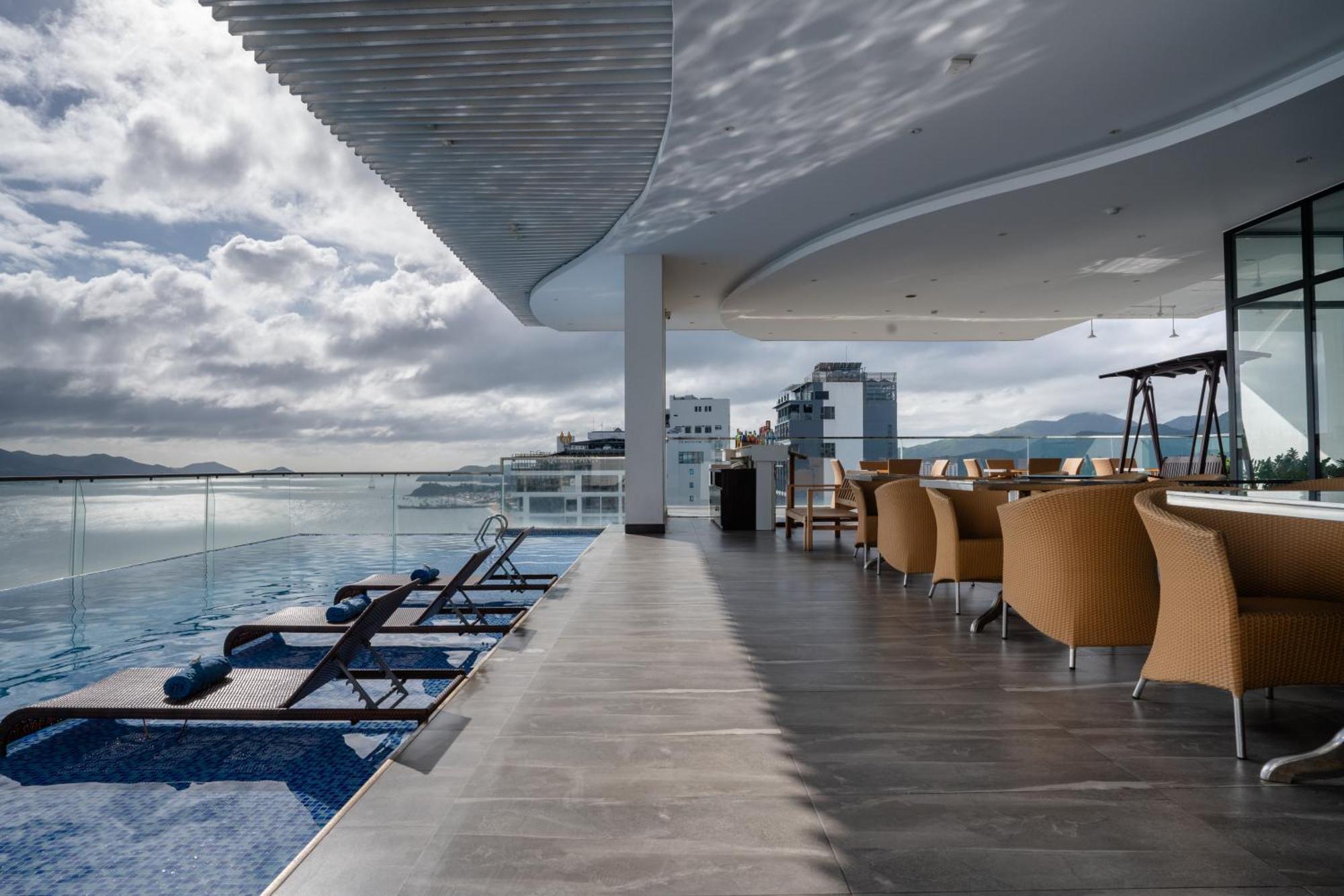 Majestic Premium Hotel 4*