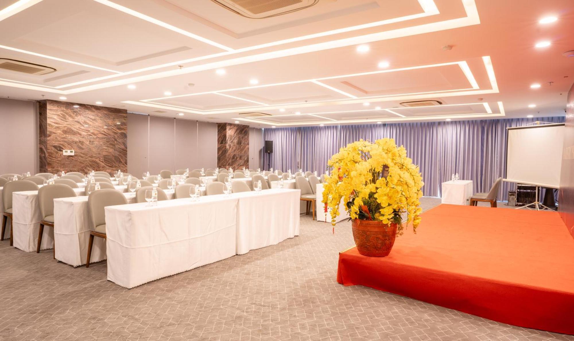 Majestic Premium 4* Nha Trang