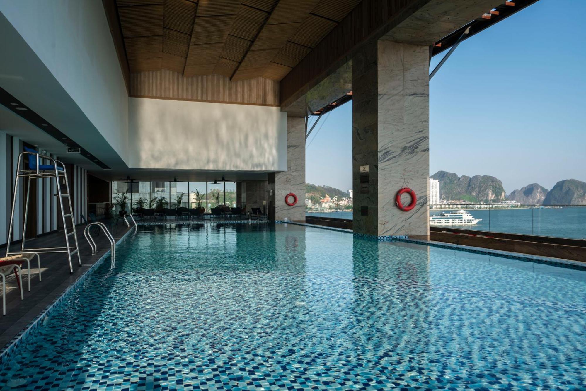 Hotel Wyndham Garden Legend Halong