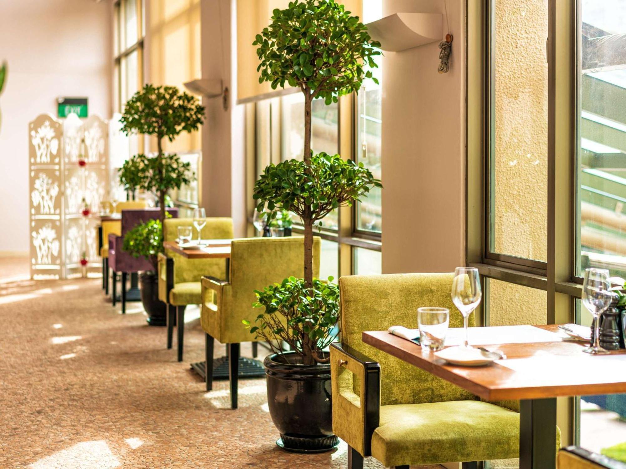 Sofitel Saigon Plaza Khách sạn TP. Hồ Chí Minh