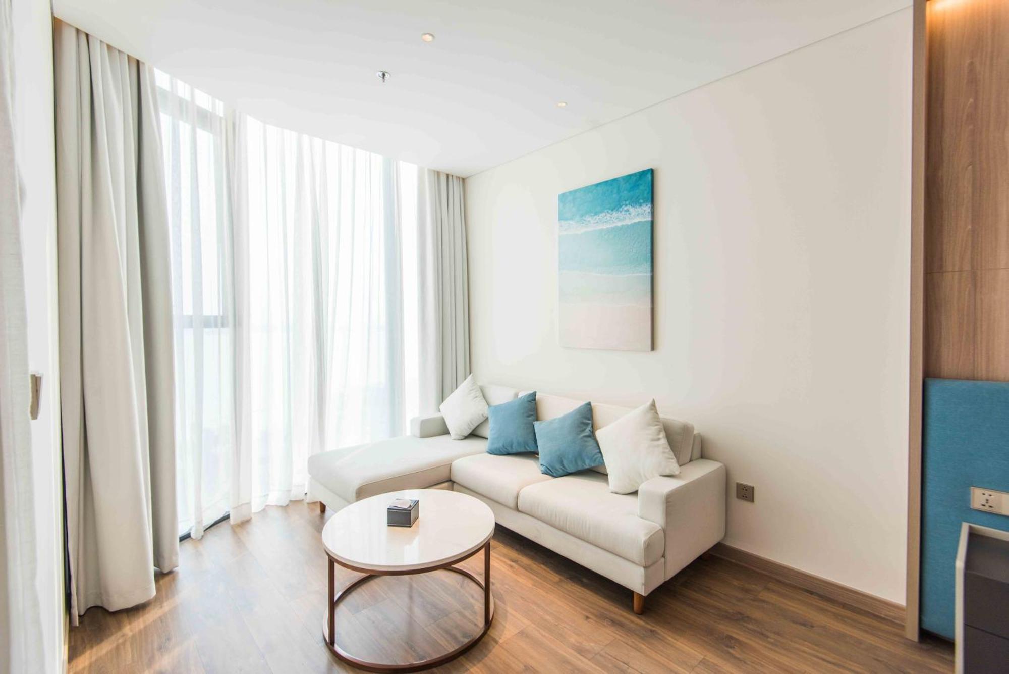A La Carte By The Apartment Ha Long
