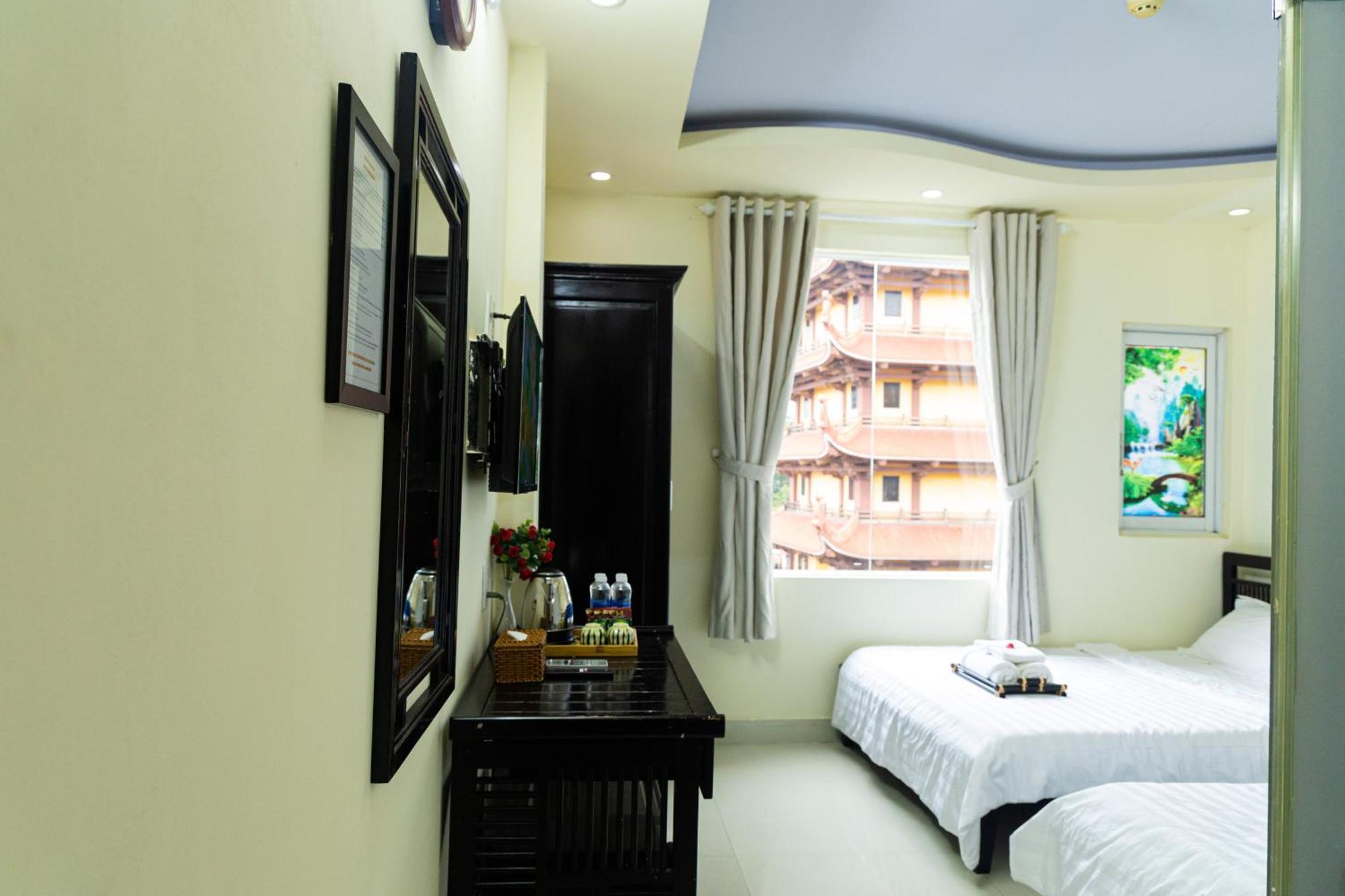 Hotel Golden Uc Chau House & 3*